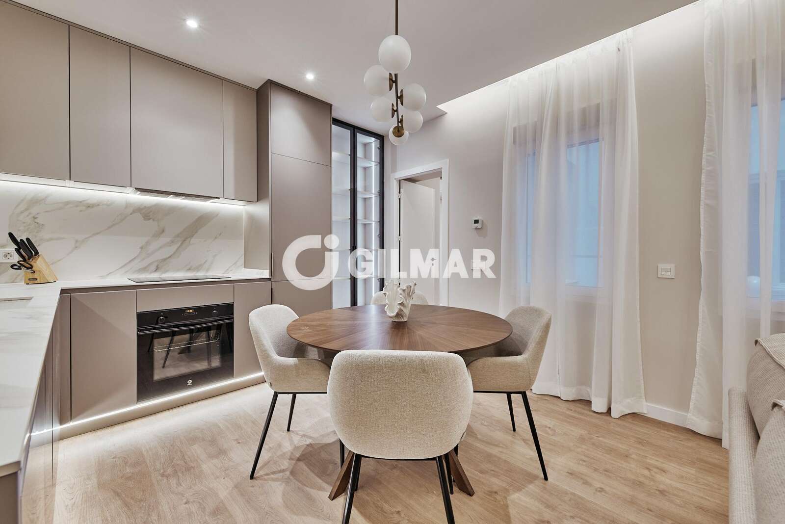 Property slider Gilmar