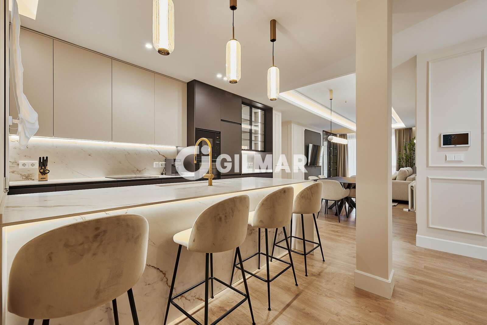 Property slider Gilmar