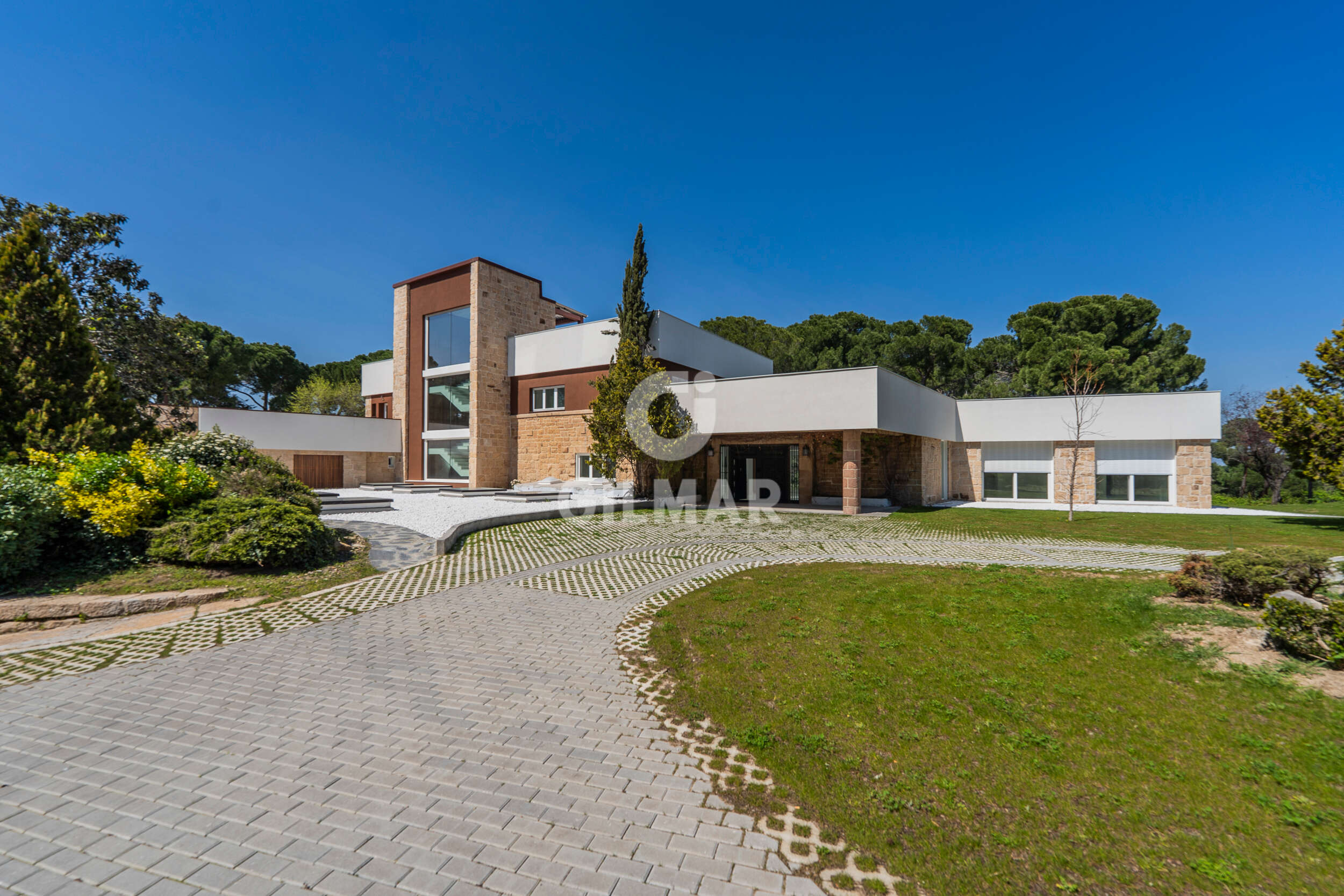 Chalet · 2635 m² · 8 dorm