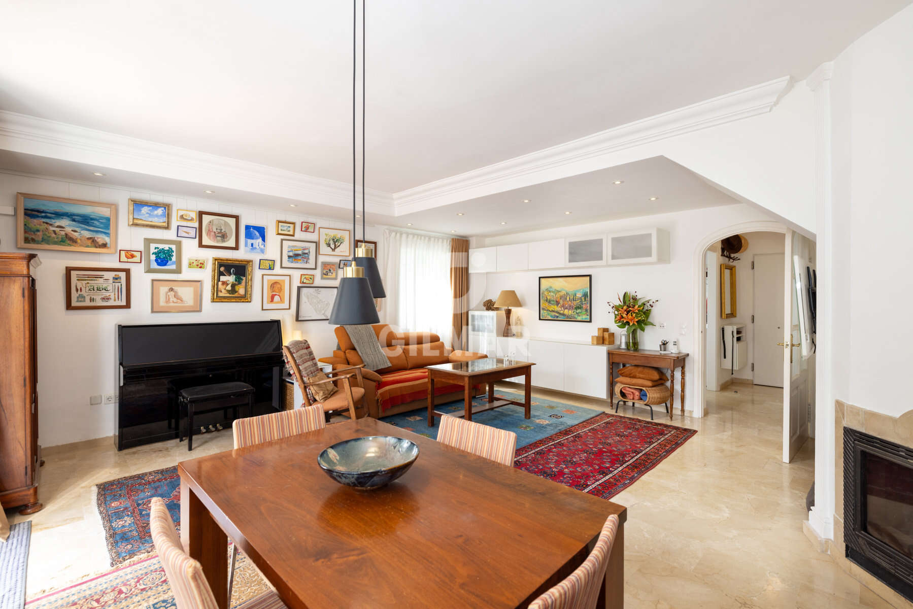 Photo of Semi-detached house