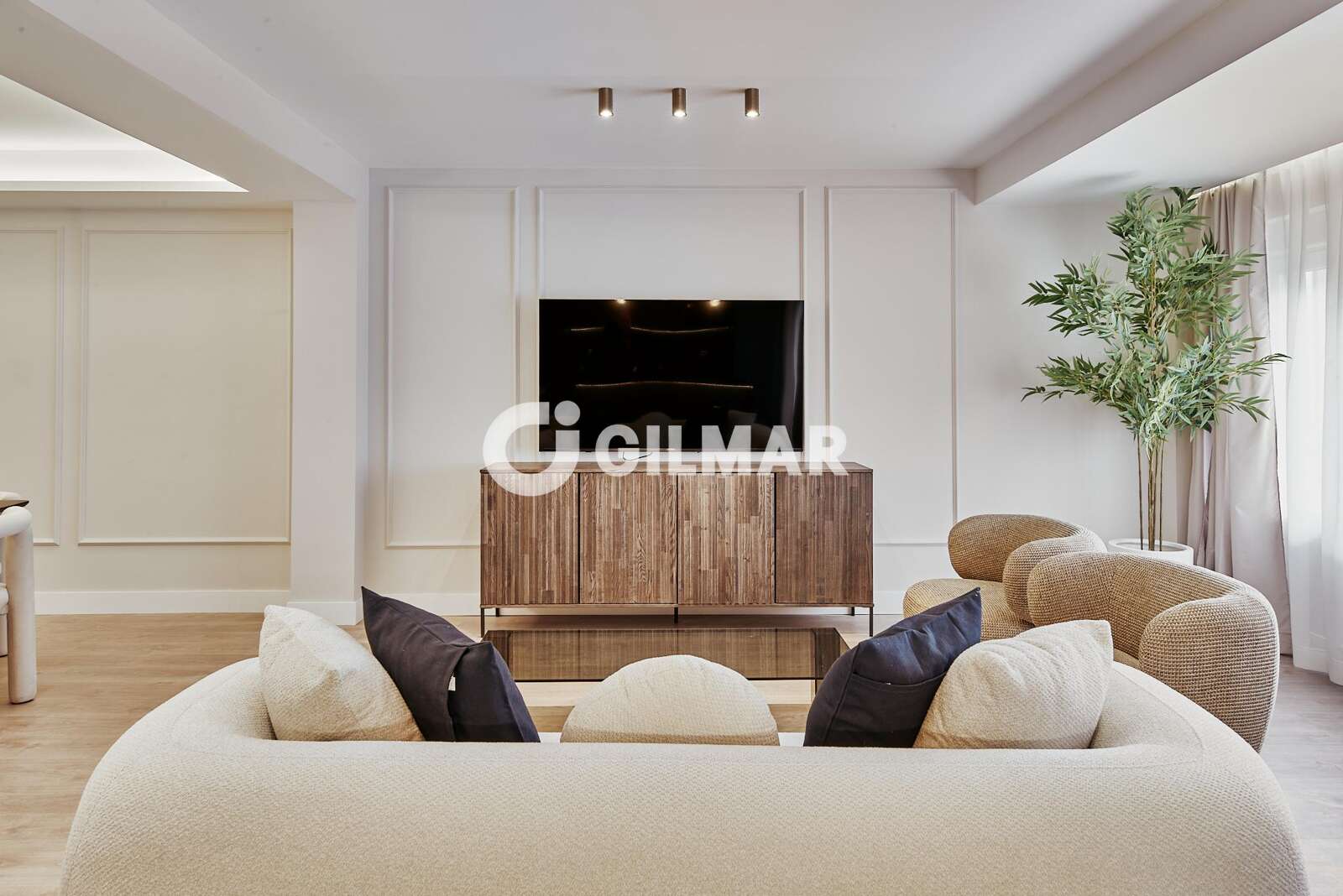 Property slider Gilmar