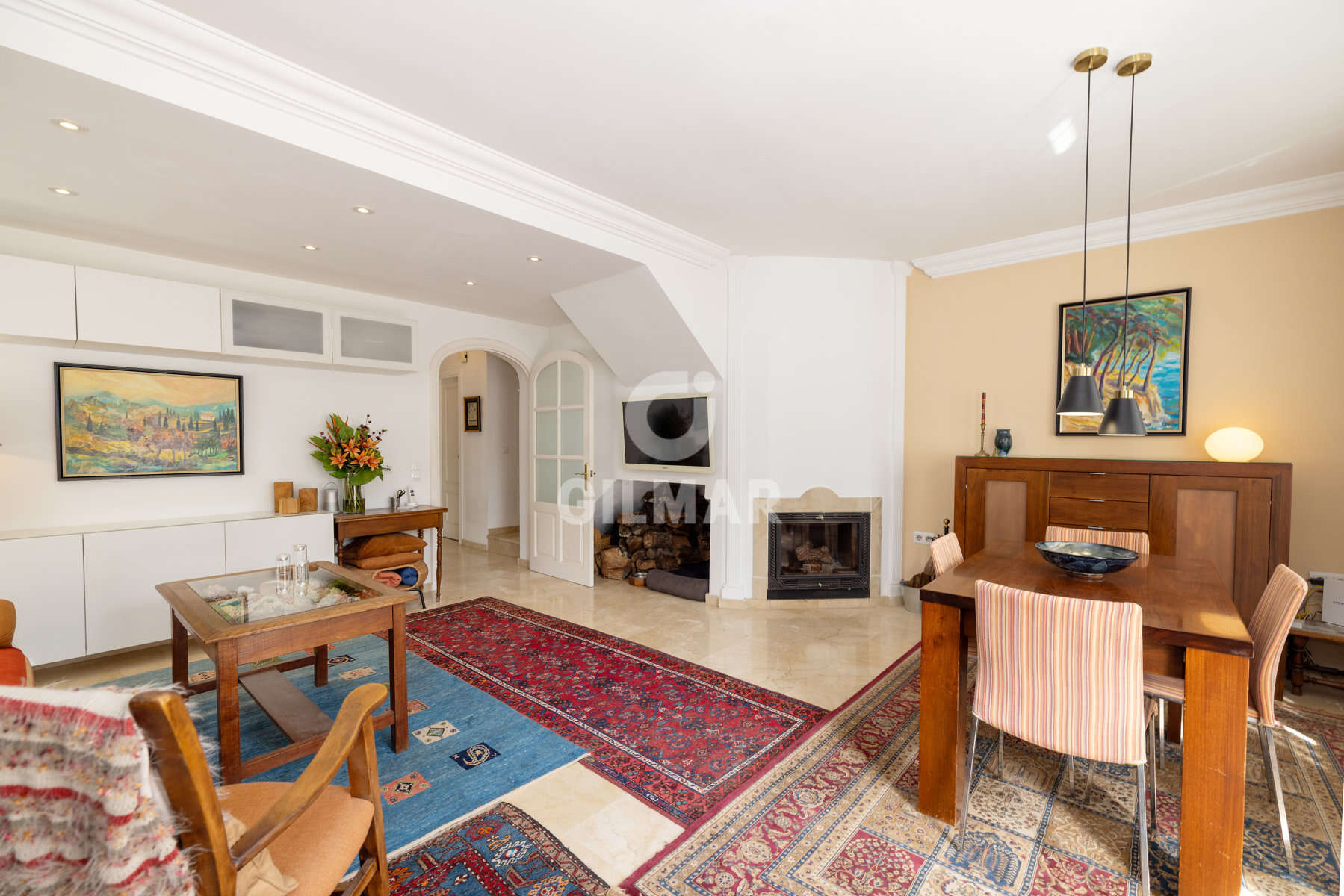 Photo of Semi-detached house