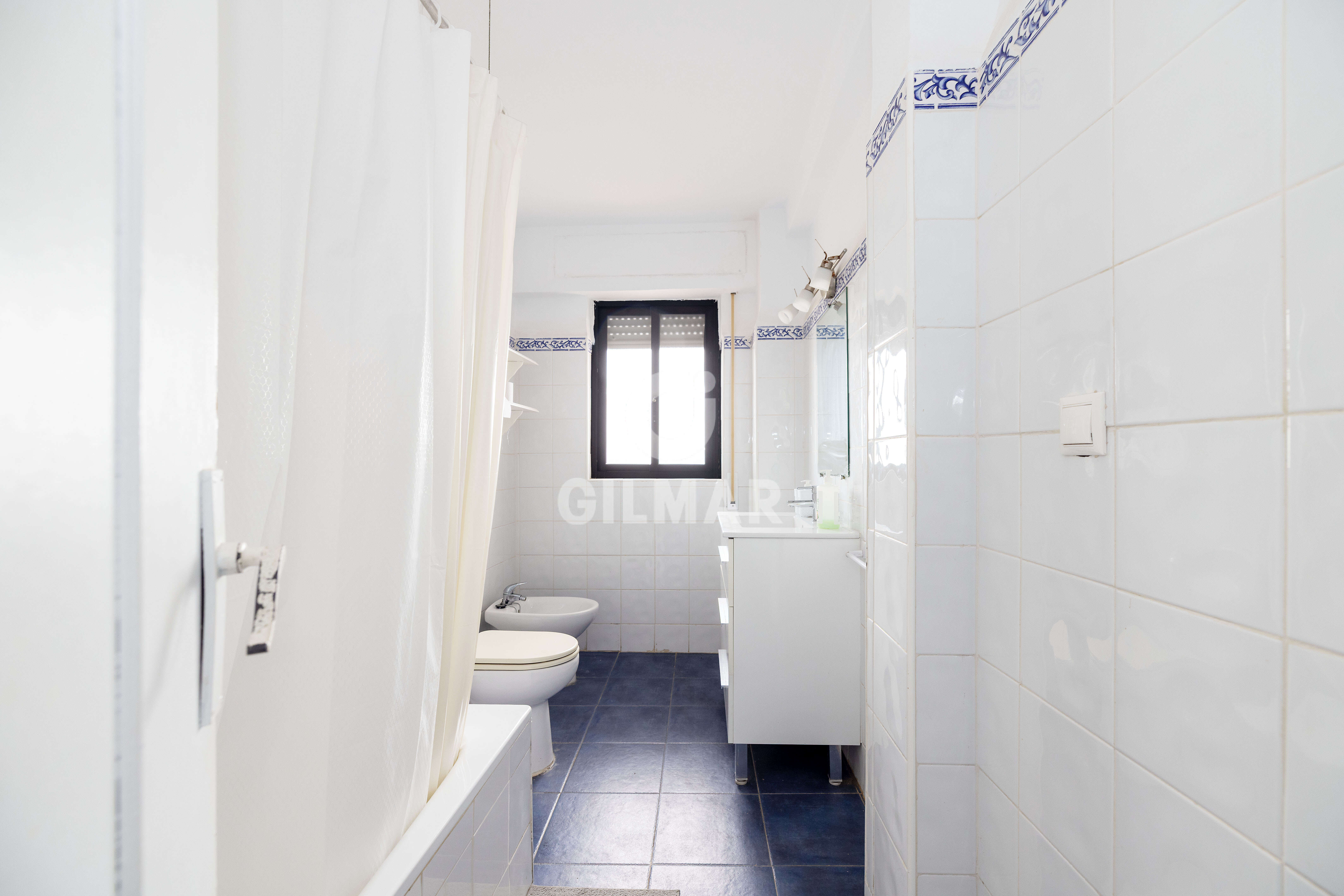 Photo of Semi-detached house