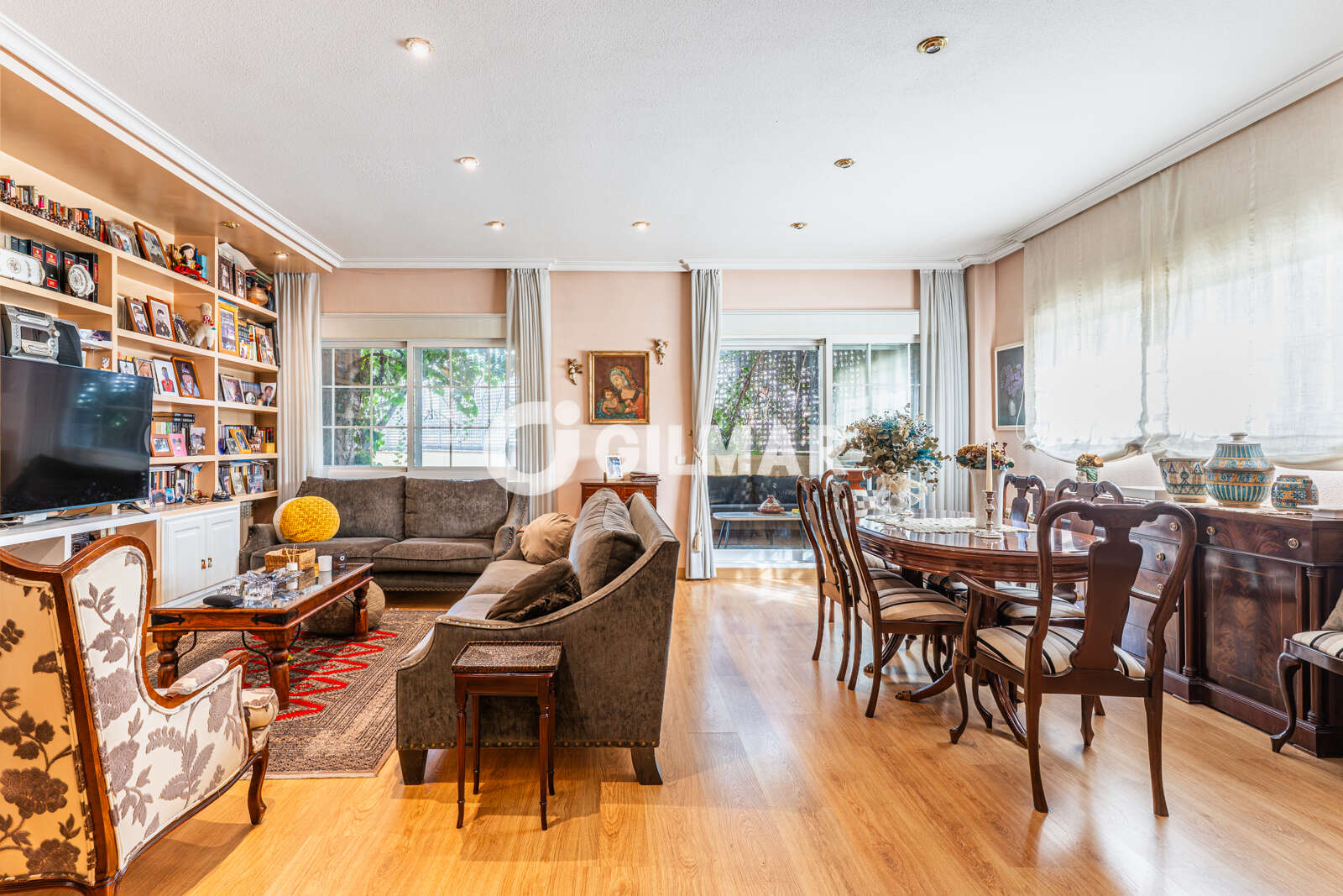 Property slider Gilmar