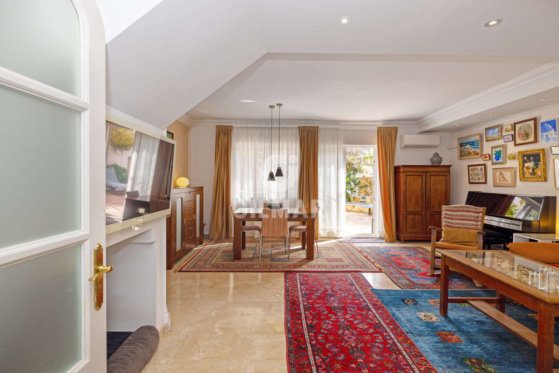 Photo of Semi-detached house