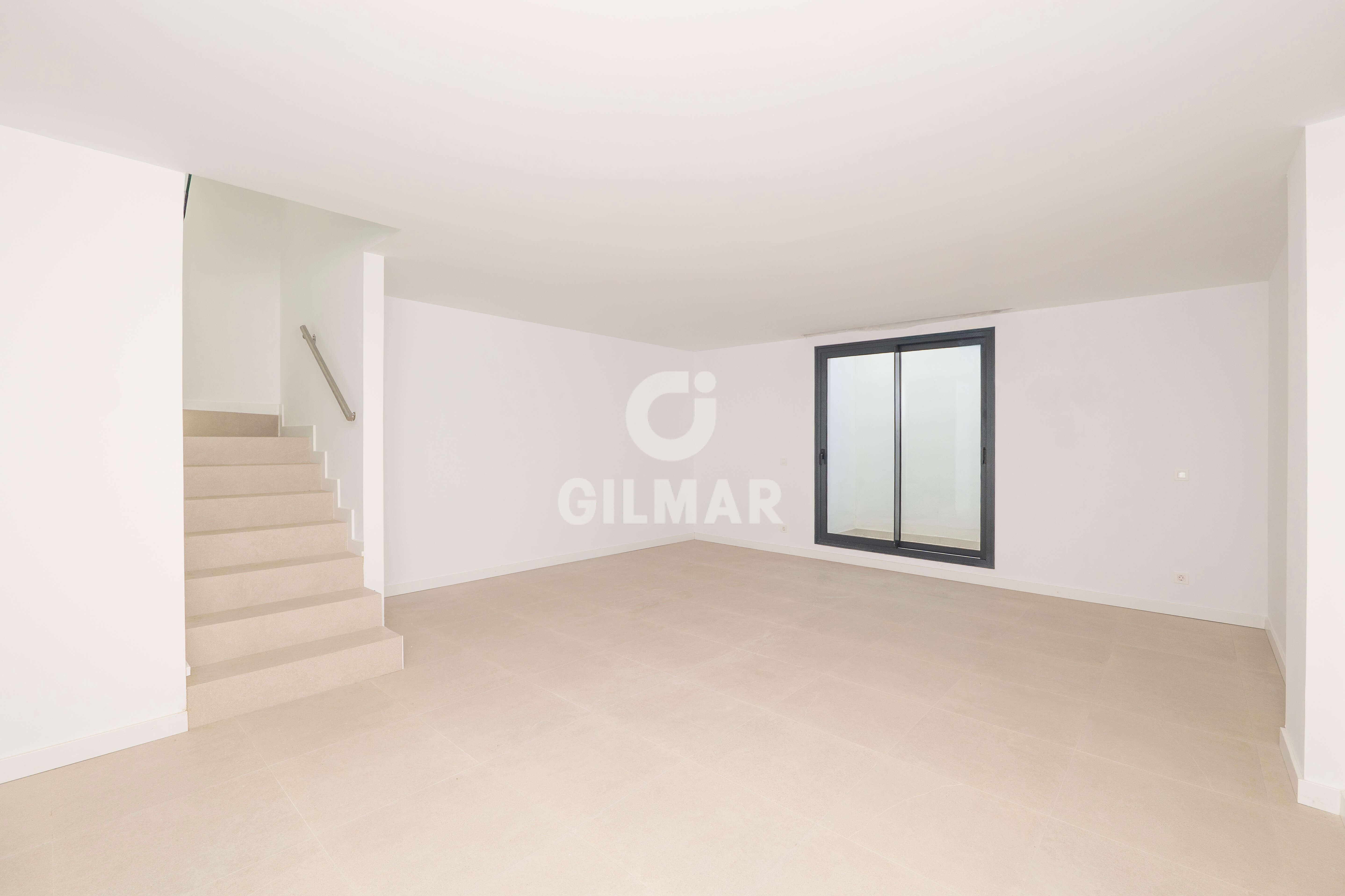 Photo of Semi-detached house