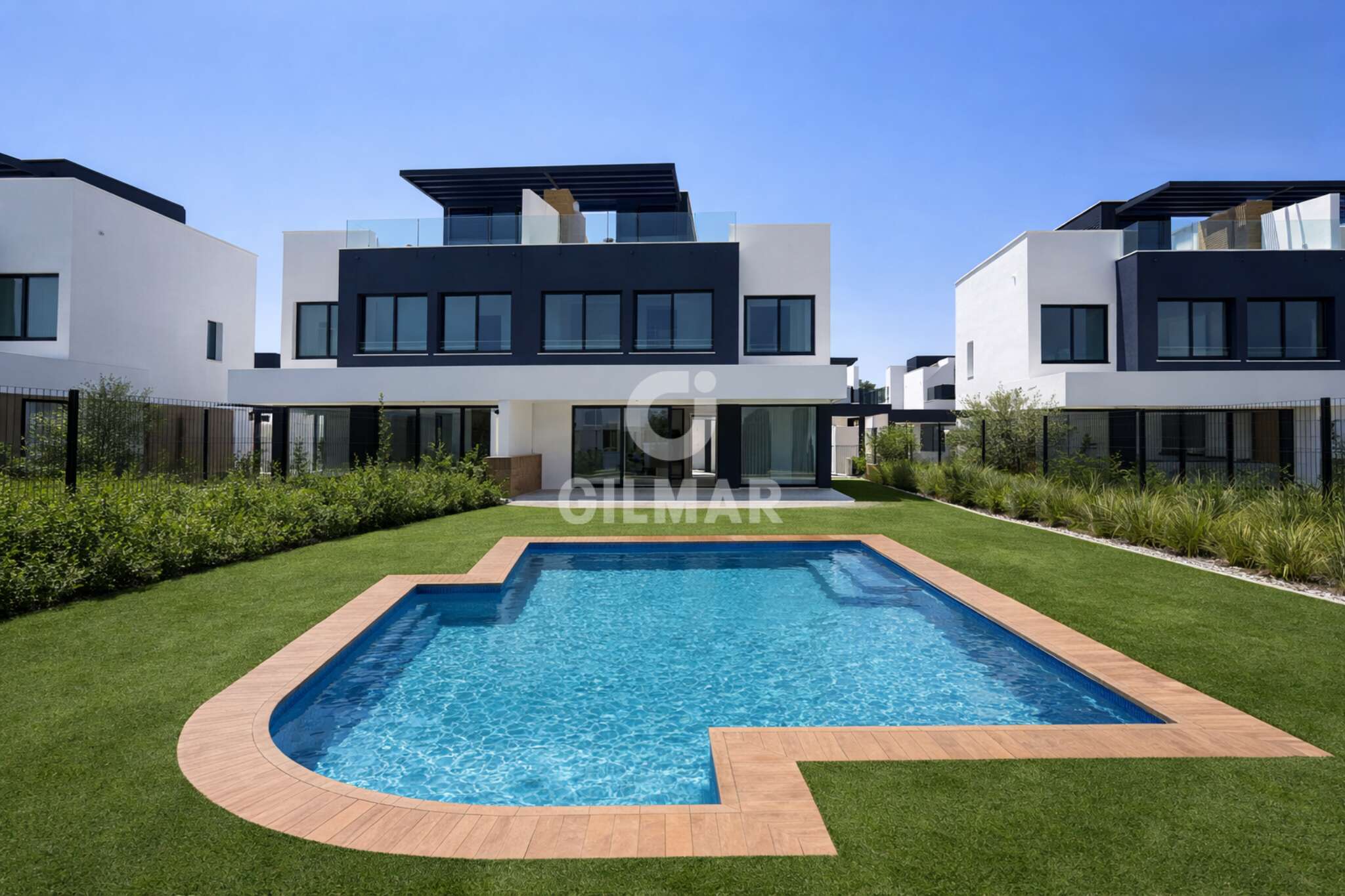 Photo of Semi-detached house