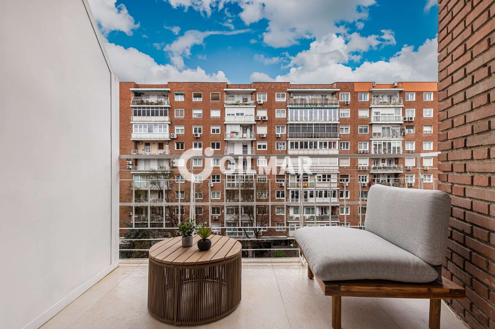 Property slider Gilmar