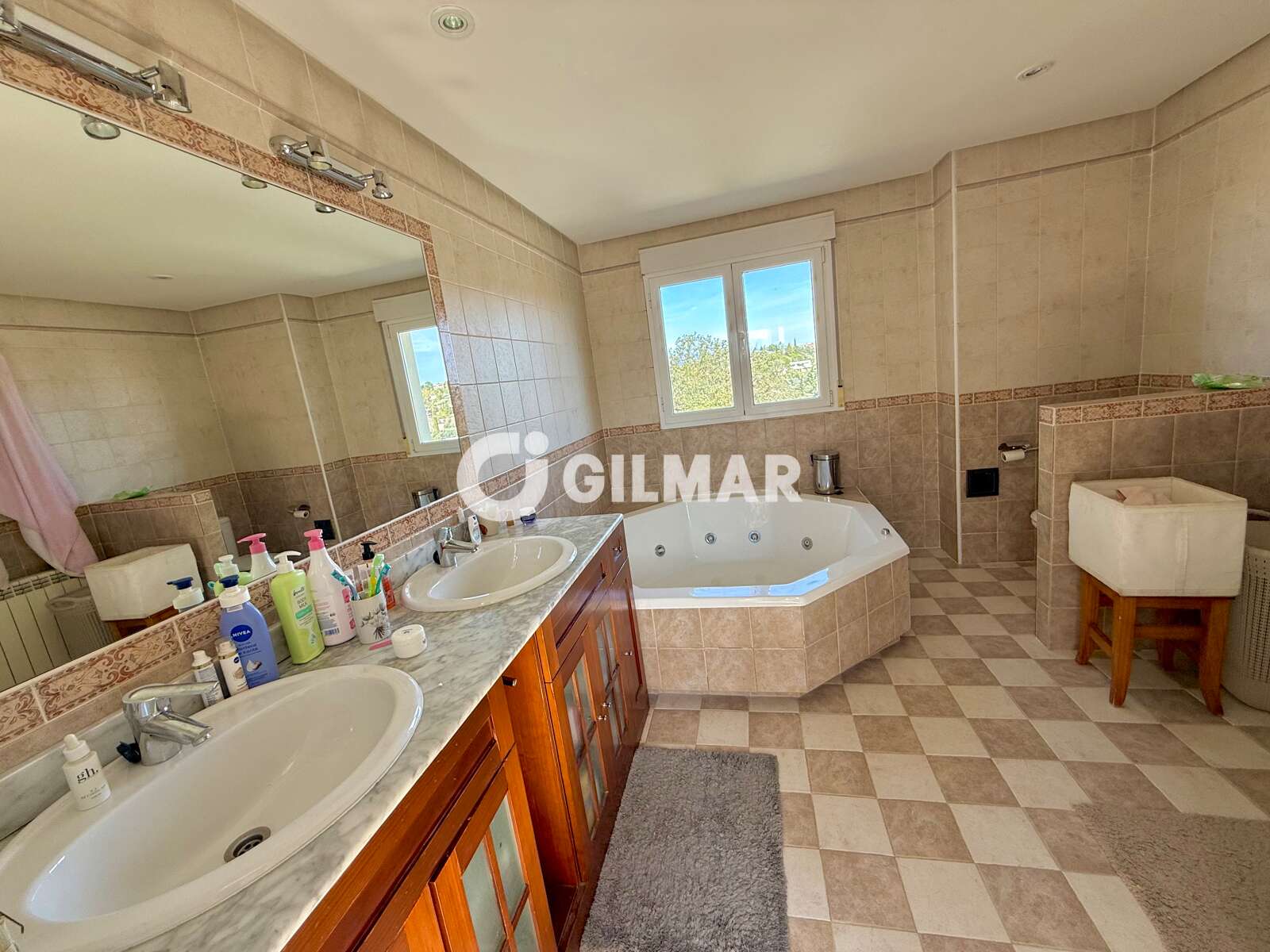 Property slider Gilmar