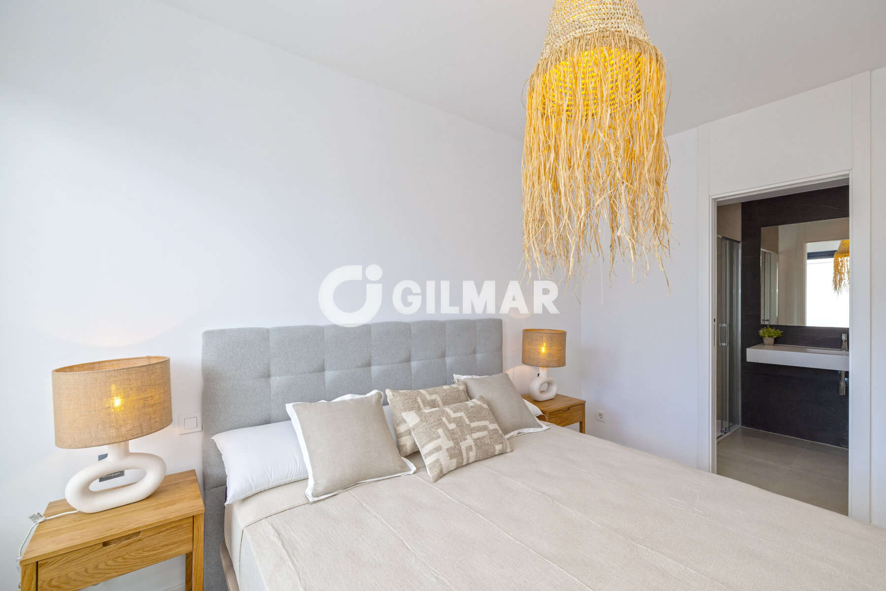 Photo of Semi-detached house