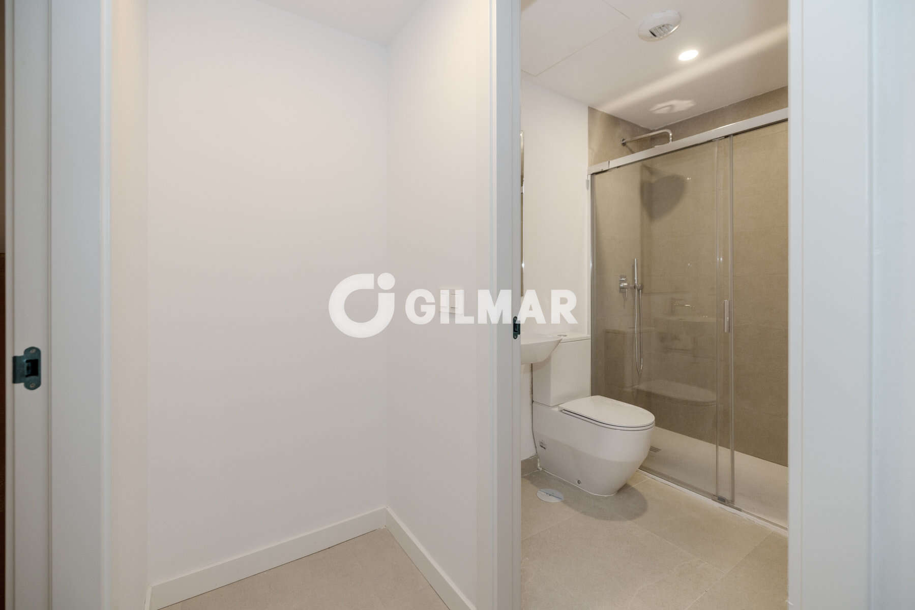 Photo of Semi-detached house