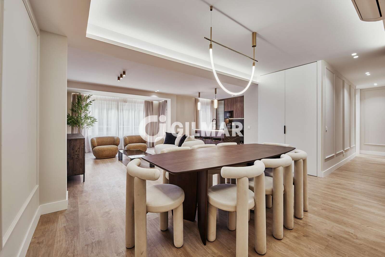 Property slider Gilmar