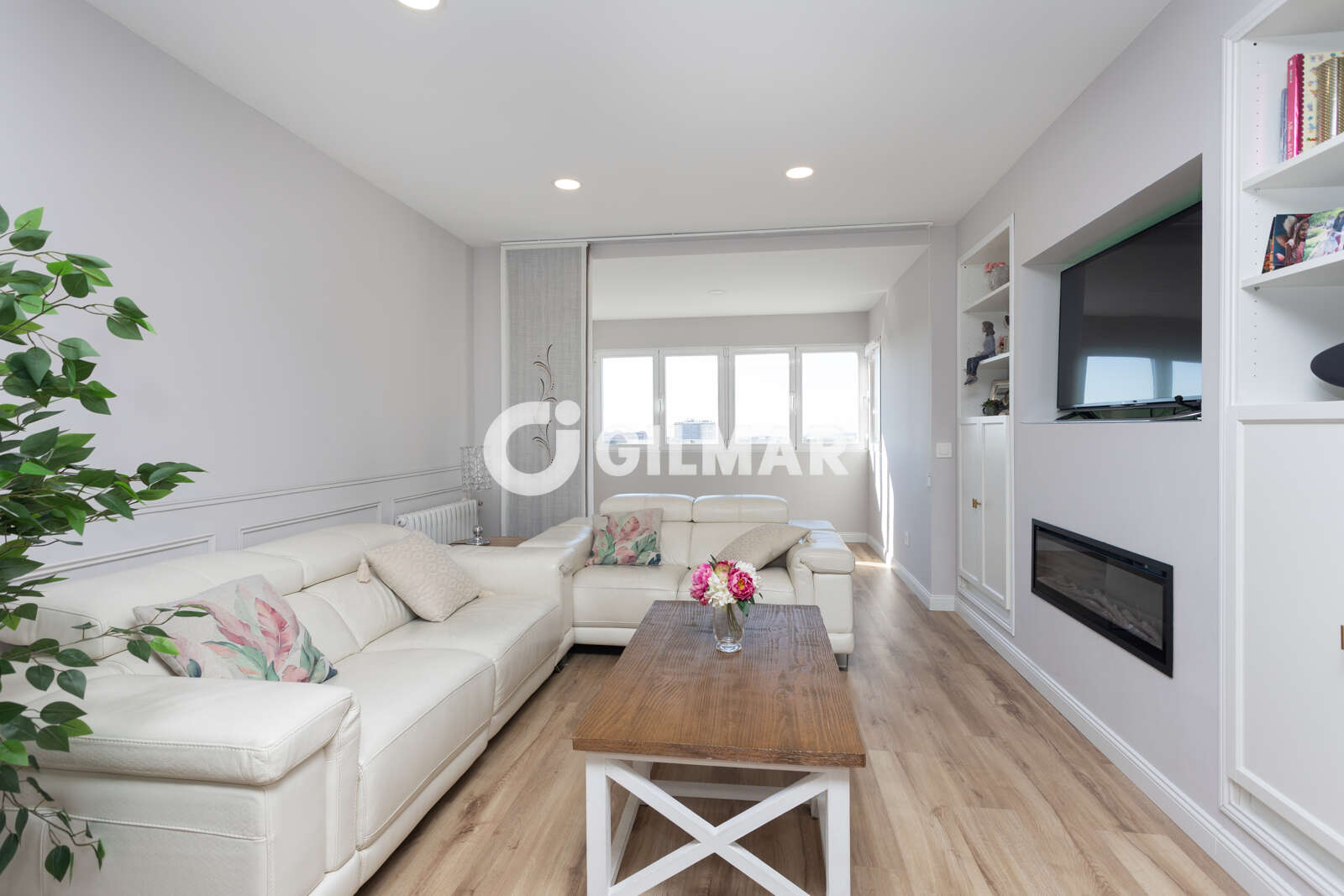 Property slider Gilmar