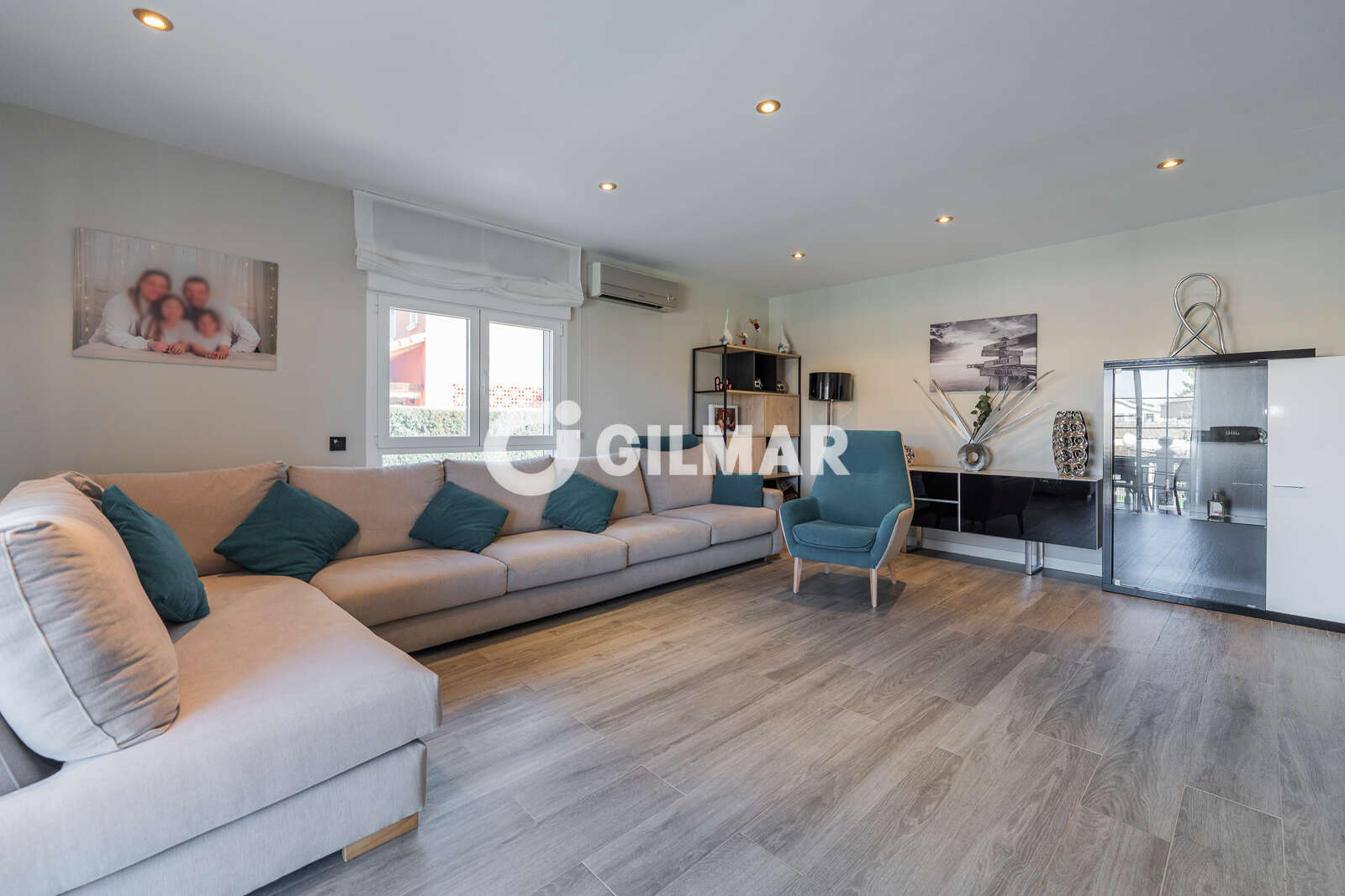 Property slider Gilmar