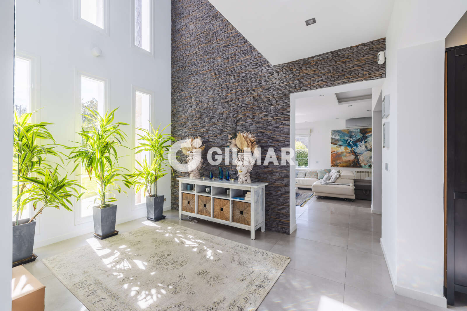 Property slider Gilmar