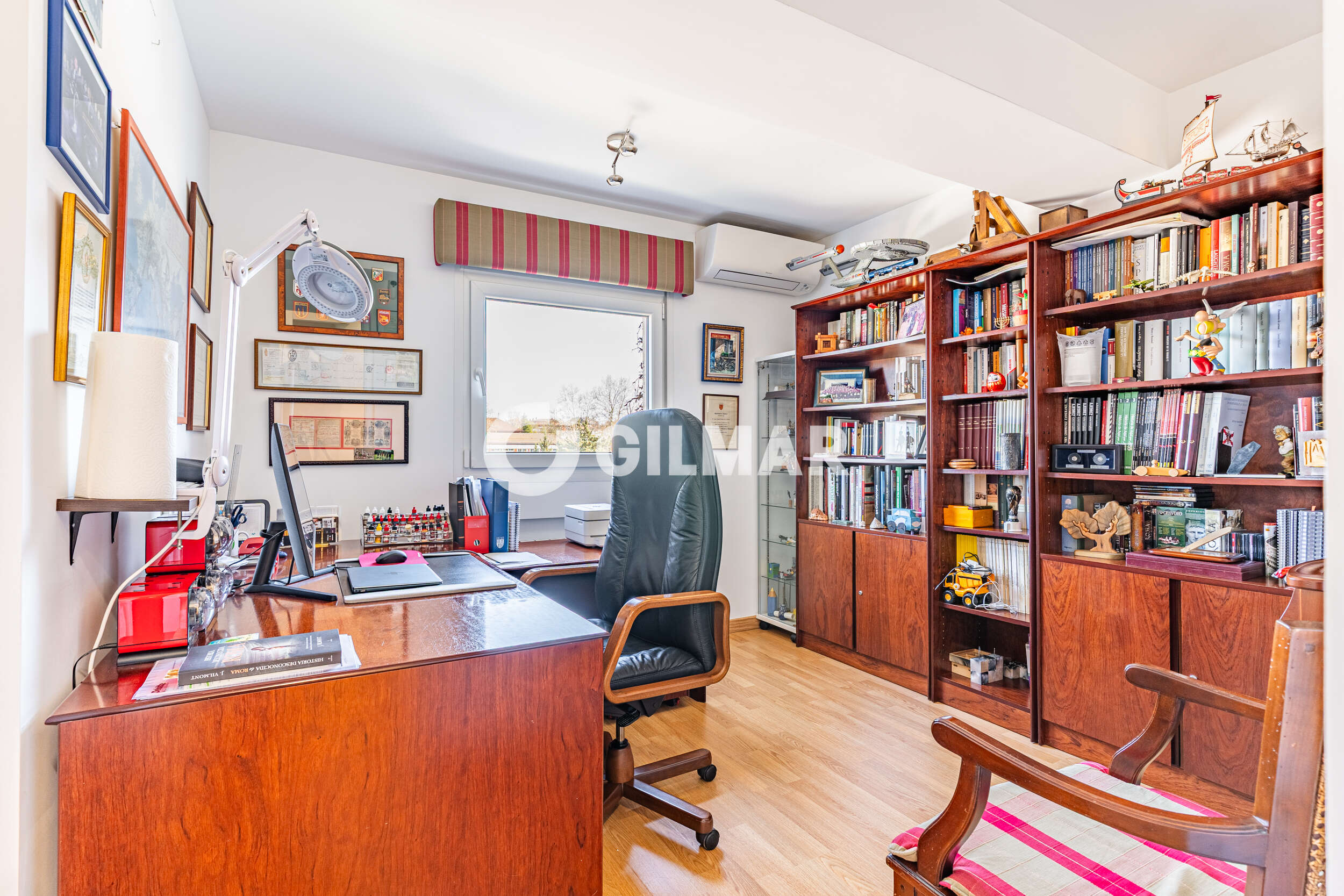 Photo of Semi-detached house