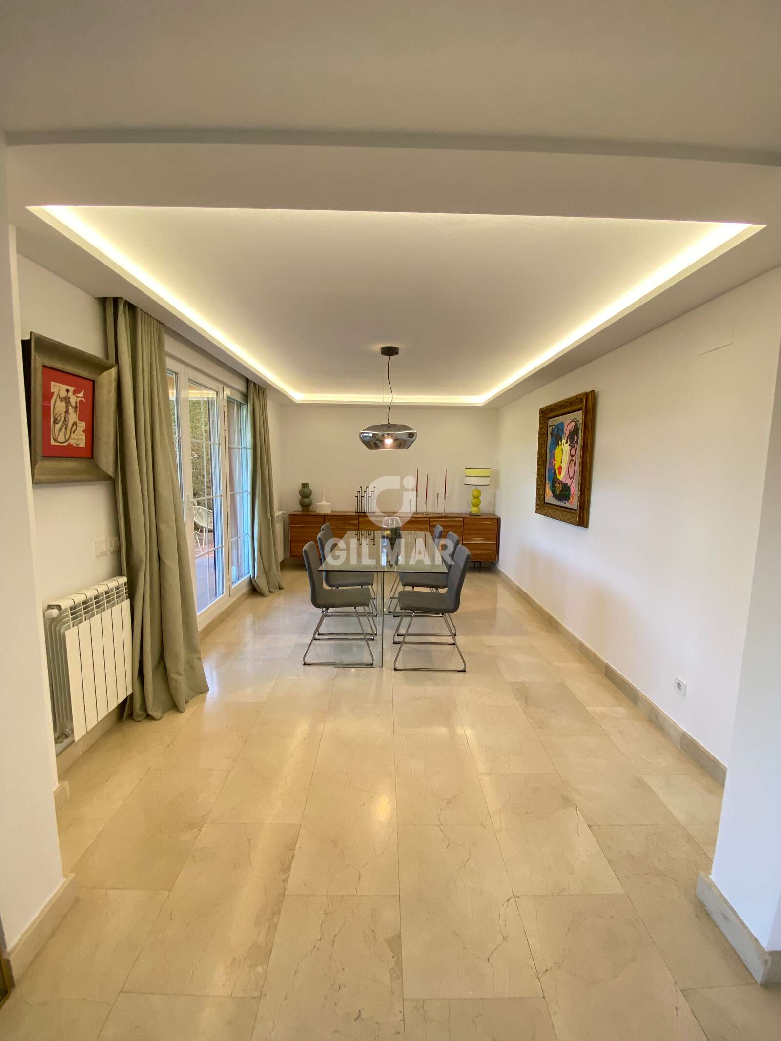 Property slider Gilmar