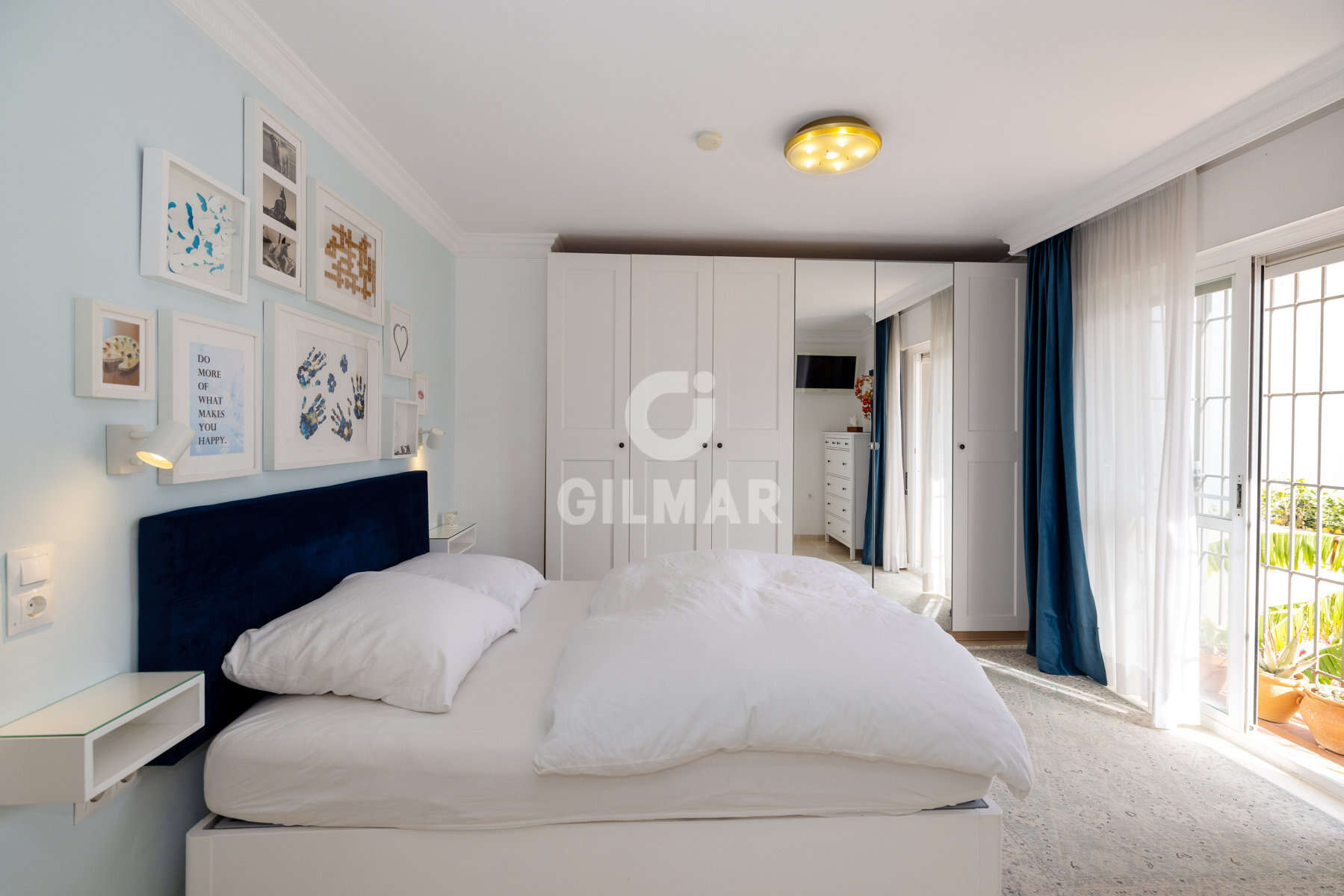 Photo of Semi-detached house
