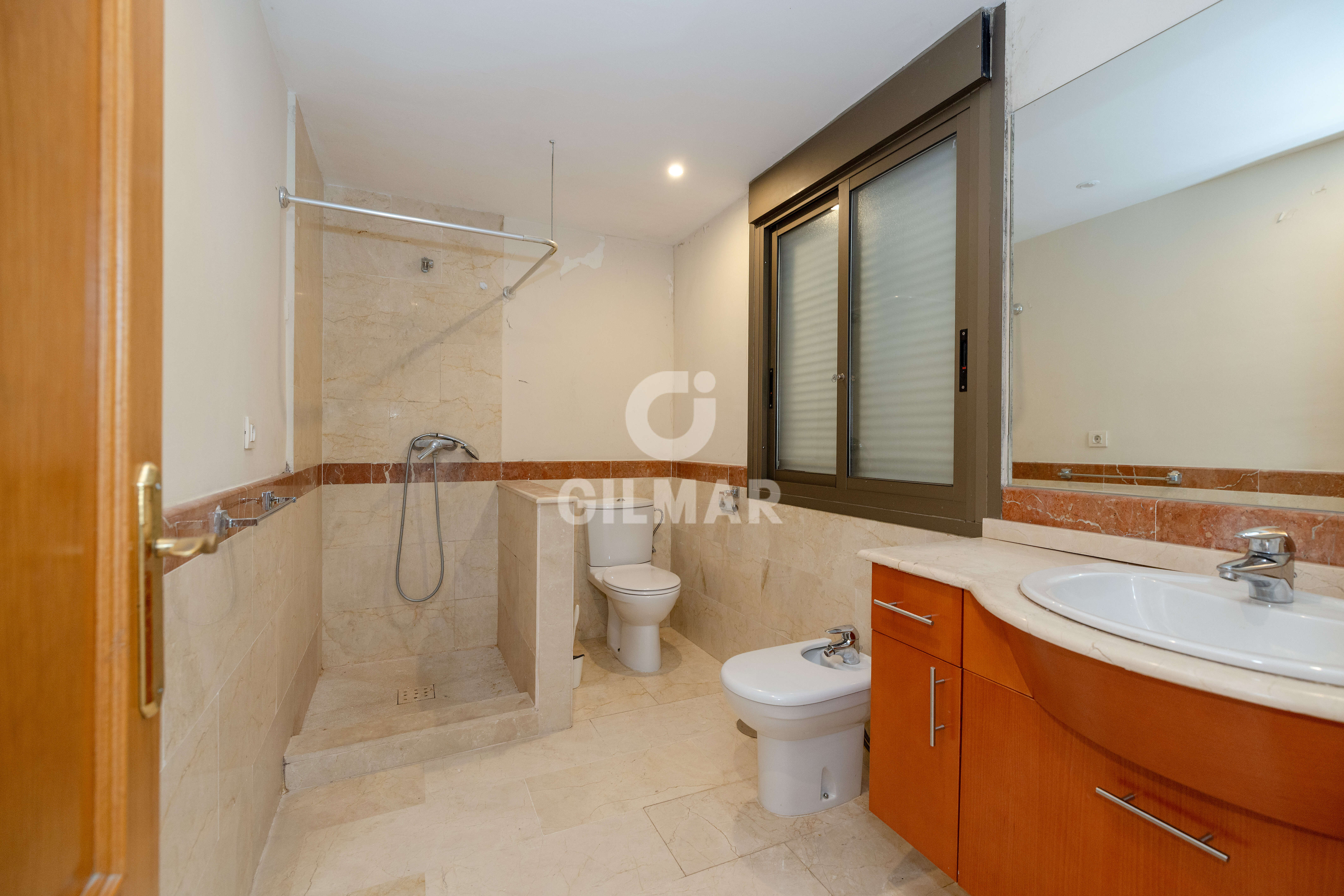 Photo of Semi-detached house