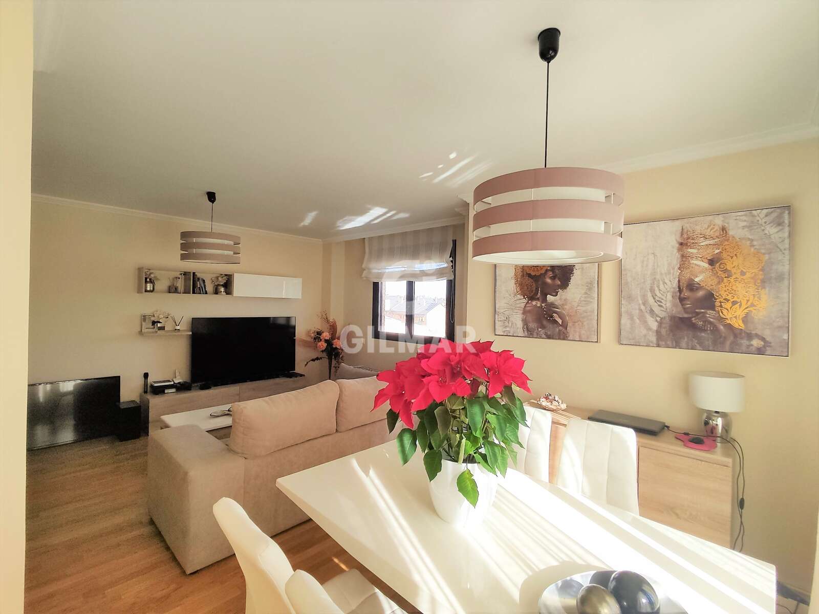 Property slider Gilmar