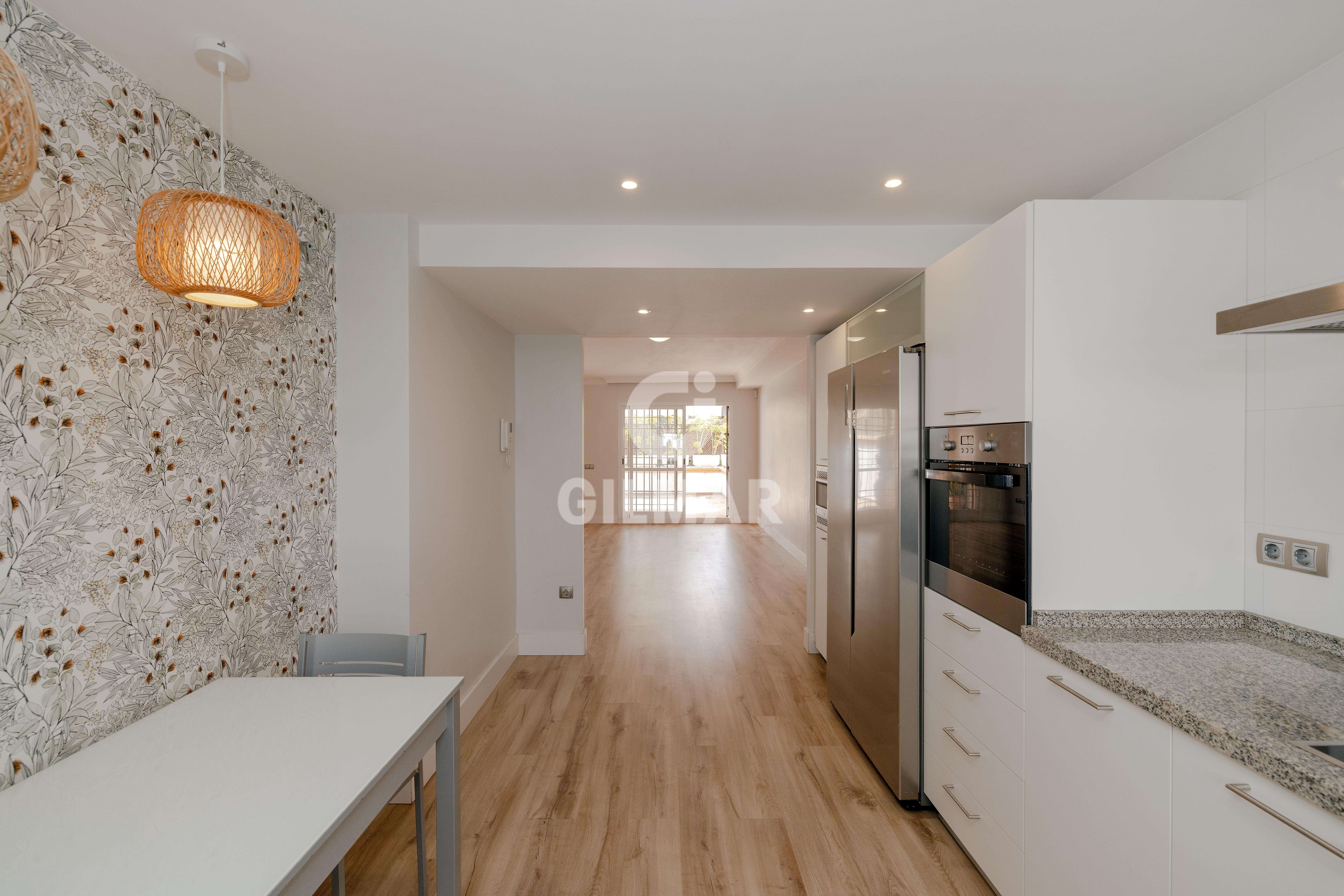 Photo of Semi-detached house