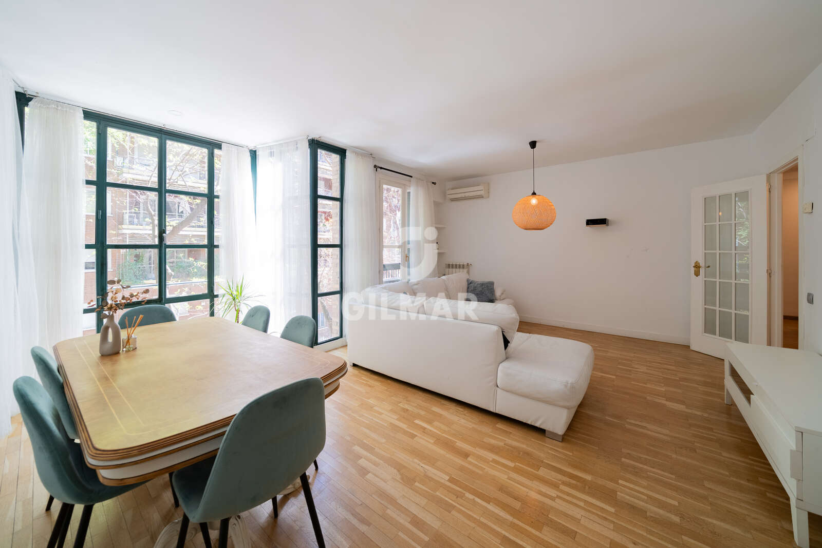 Property slider Gilmar