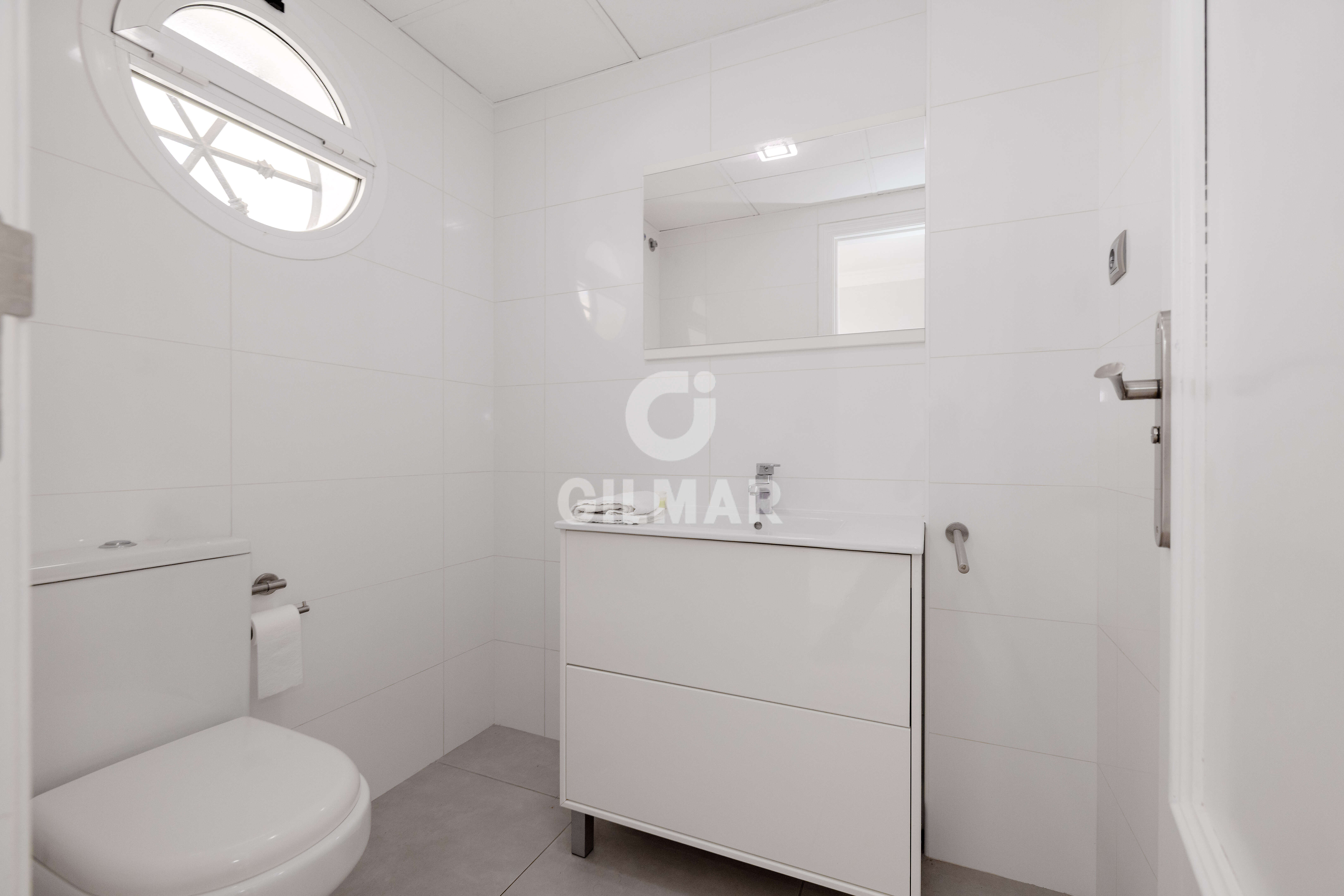 Photo of Semi-detached house