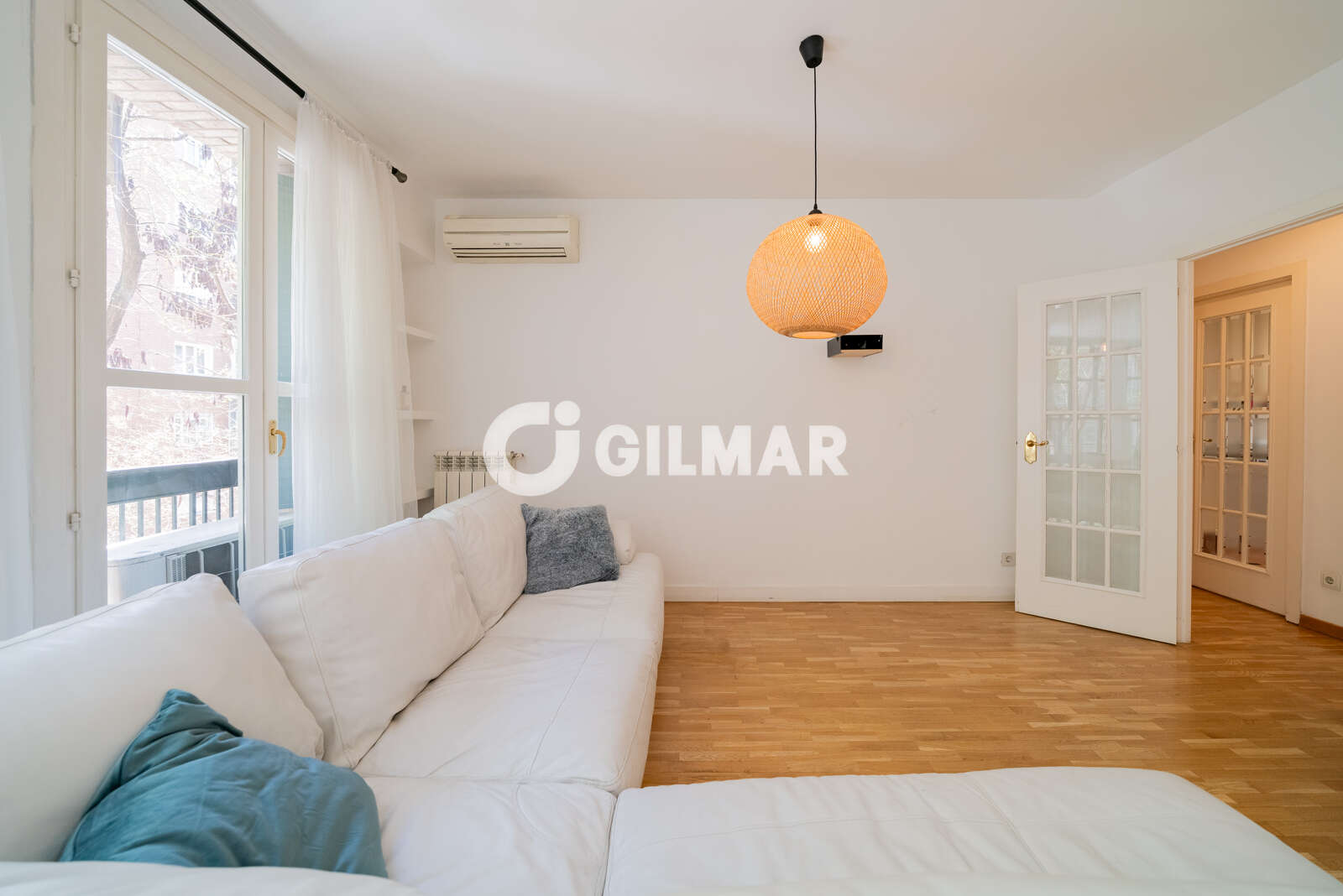 Property slider Gilmar