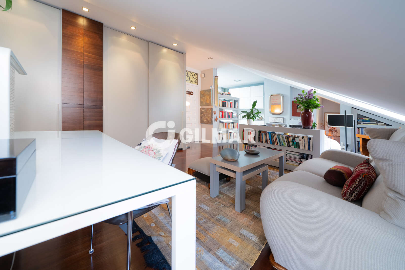 Property slider Gilmar