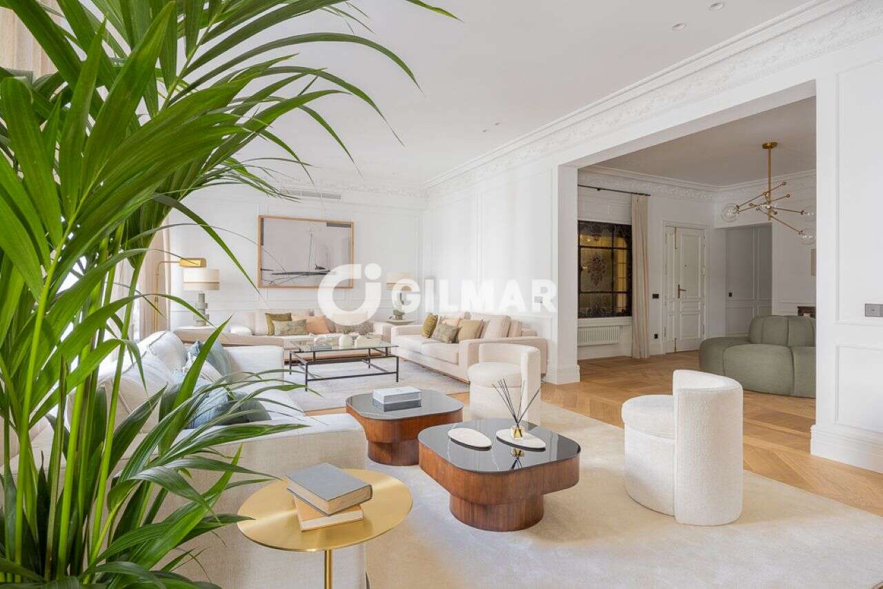 Piso · 368 m² · 4 dorm
