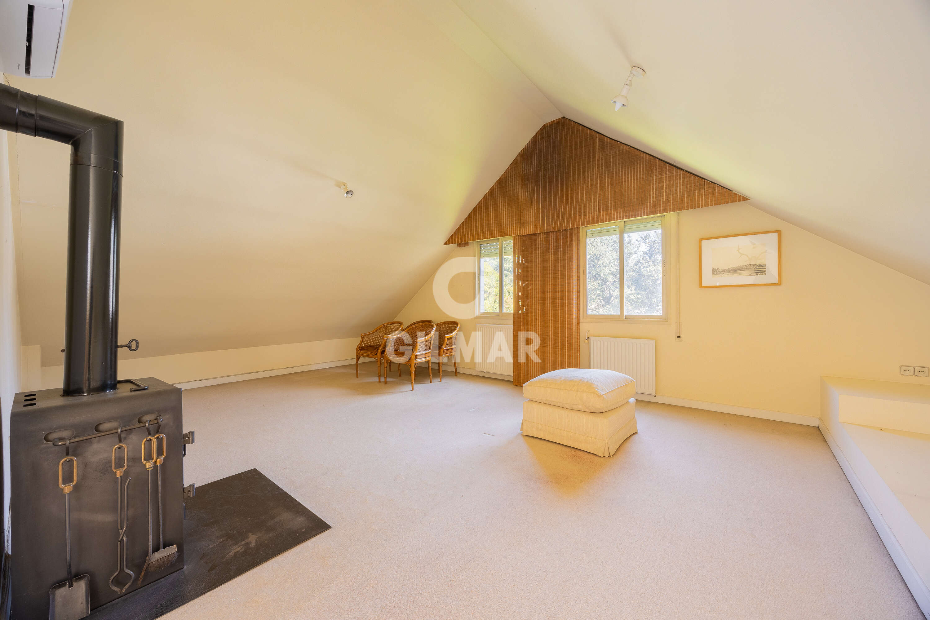 Photo of Semi-detached house