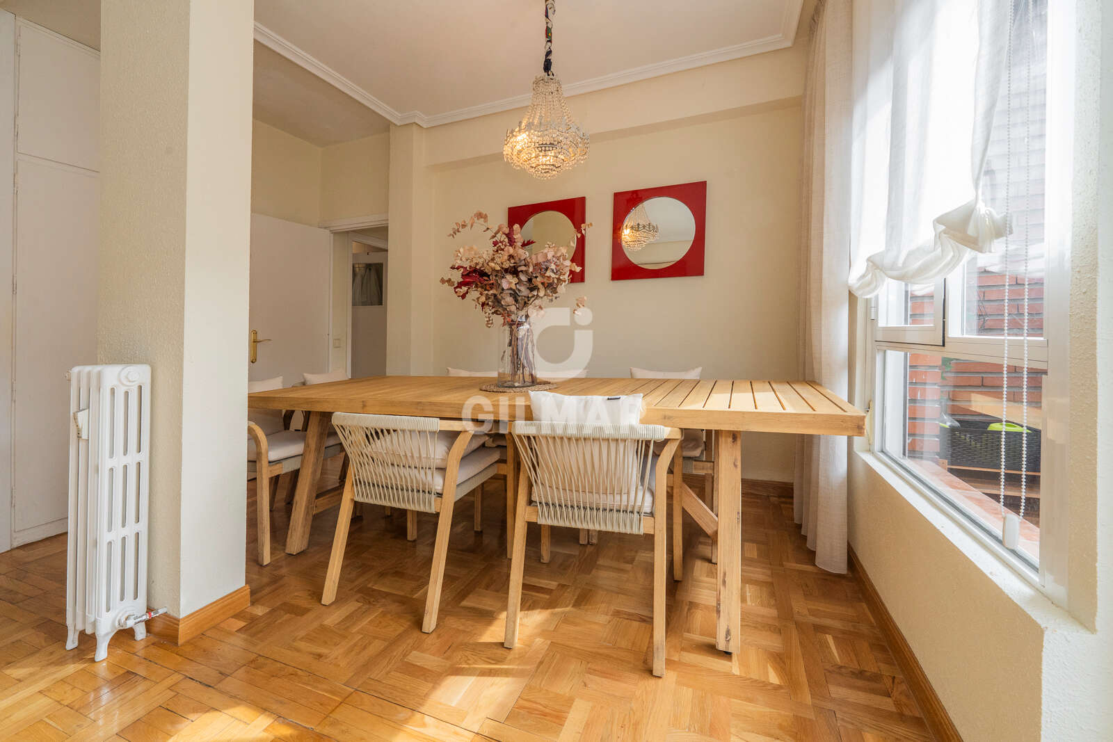 Property slider Gilmar