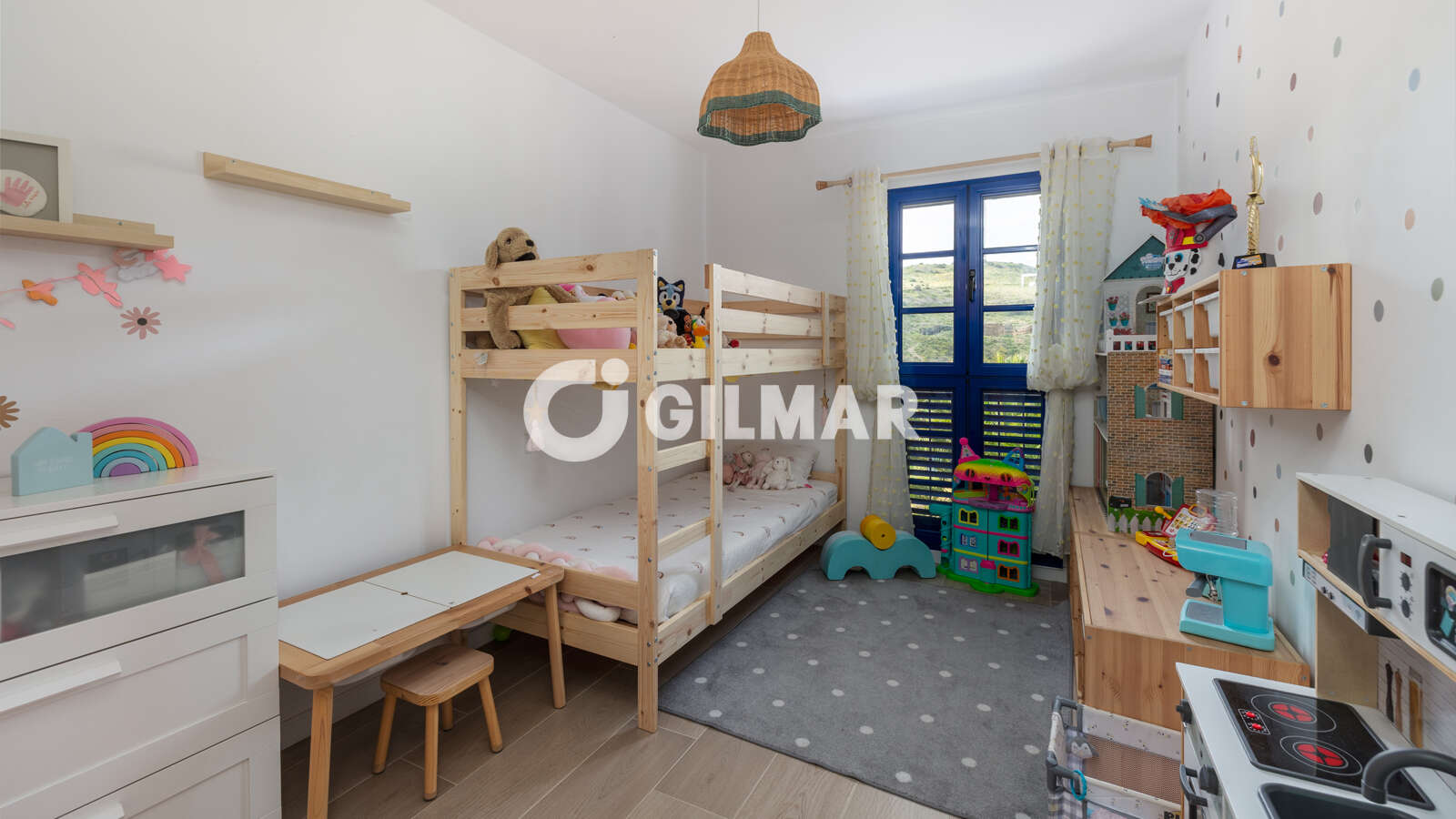 Property slider Gilmar