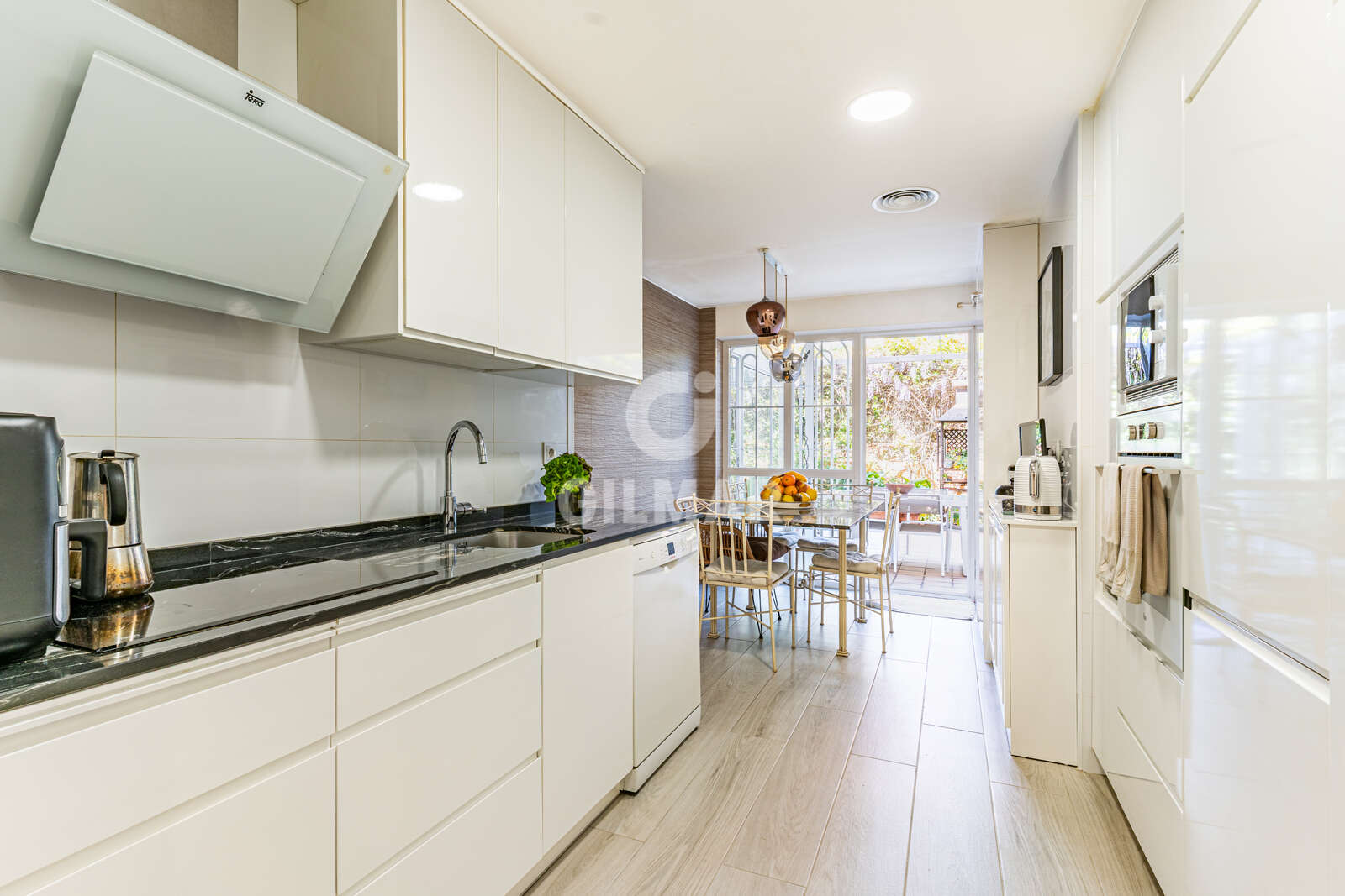 Property slider Gilmar