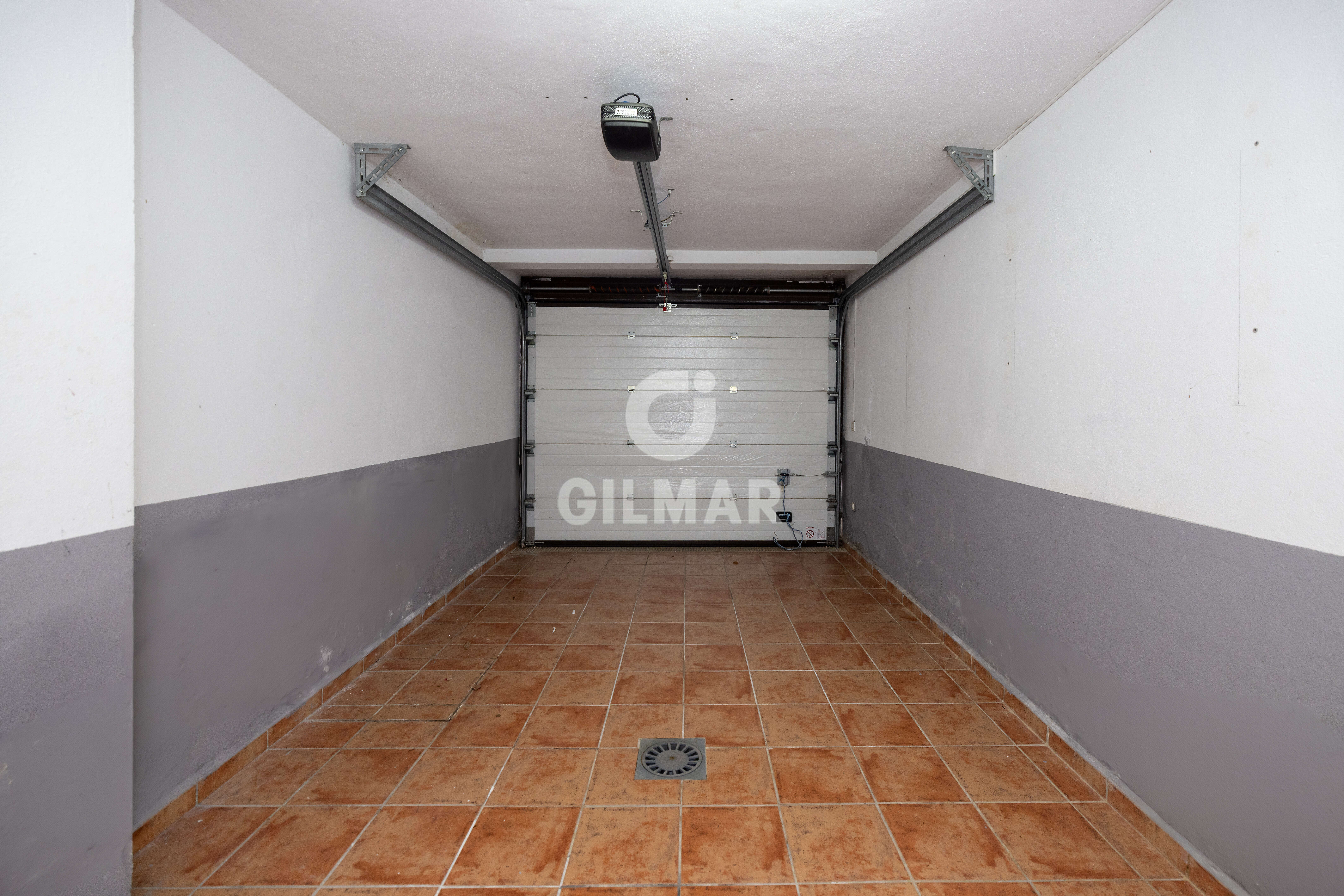 Photo of Semi-detached house