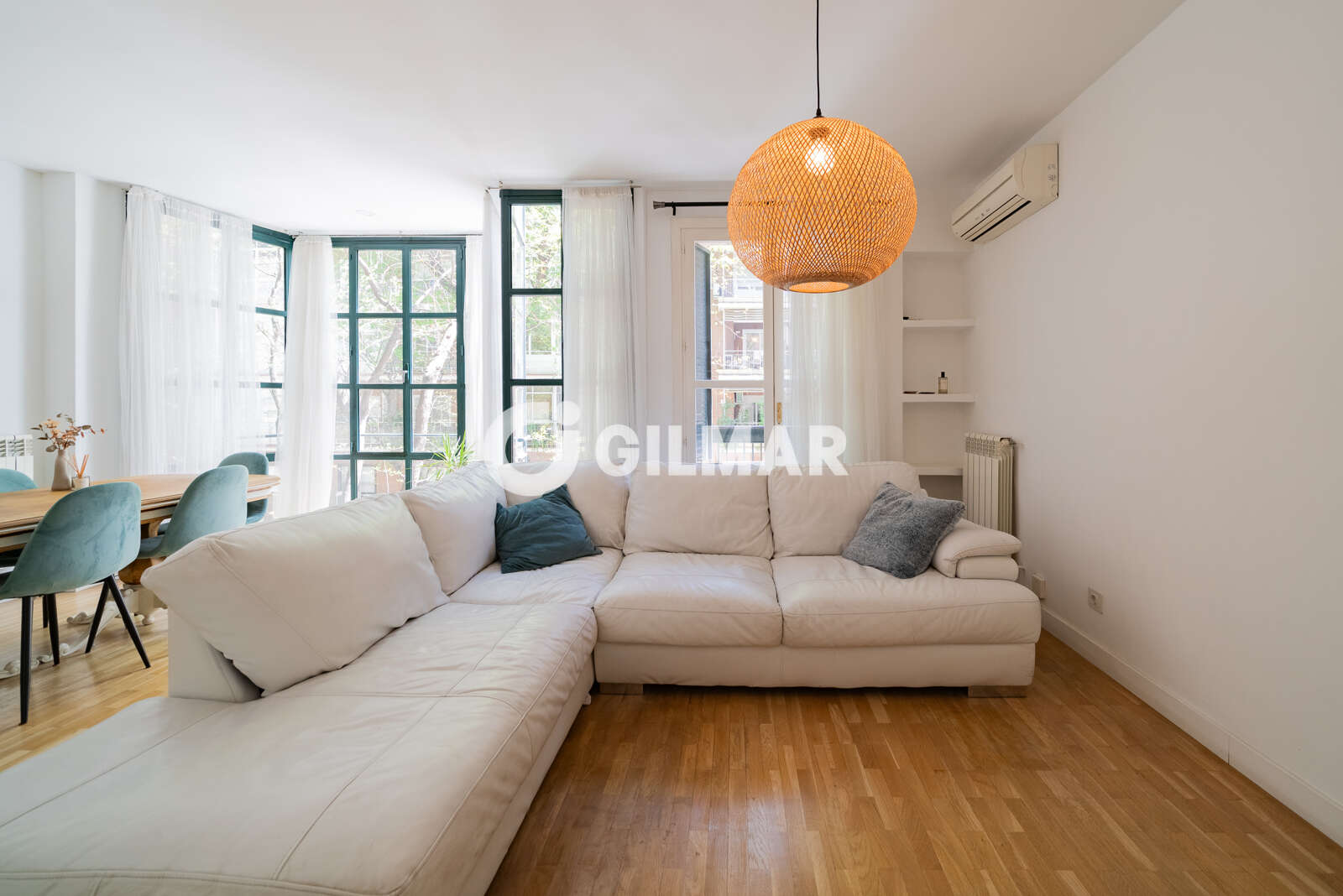 Property slider Gilmar