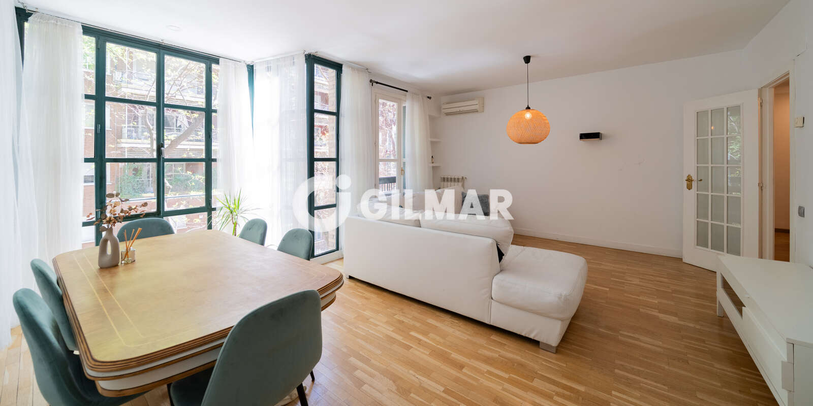 Property slider Gilmar