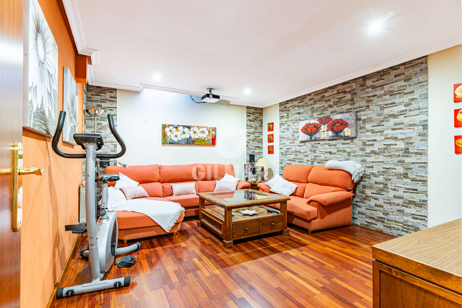 Property slider Gilmar