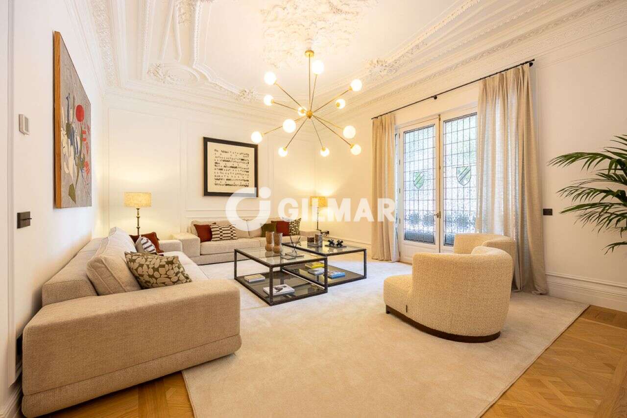 Piso · 307 m² · 4 dorm