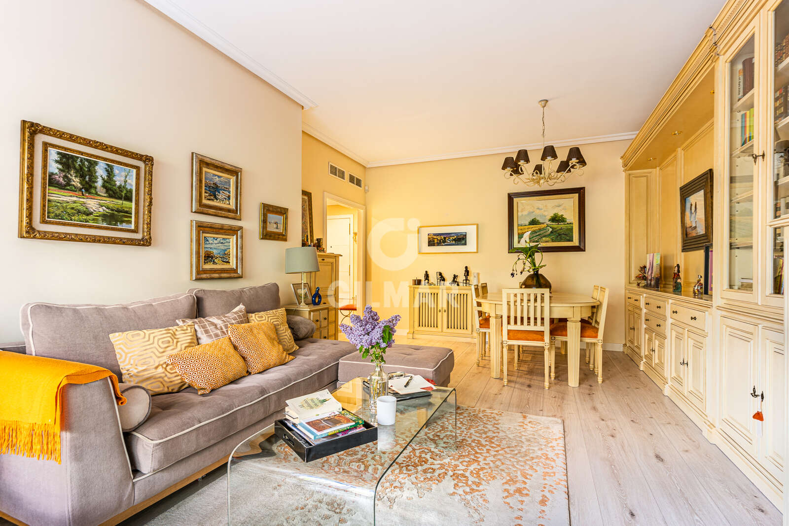Property slider Gilmar