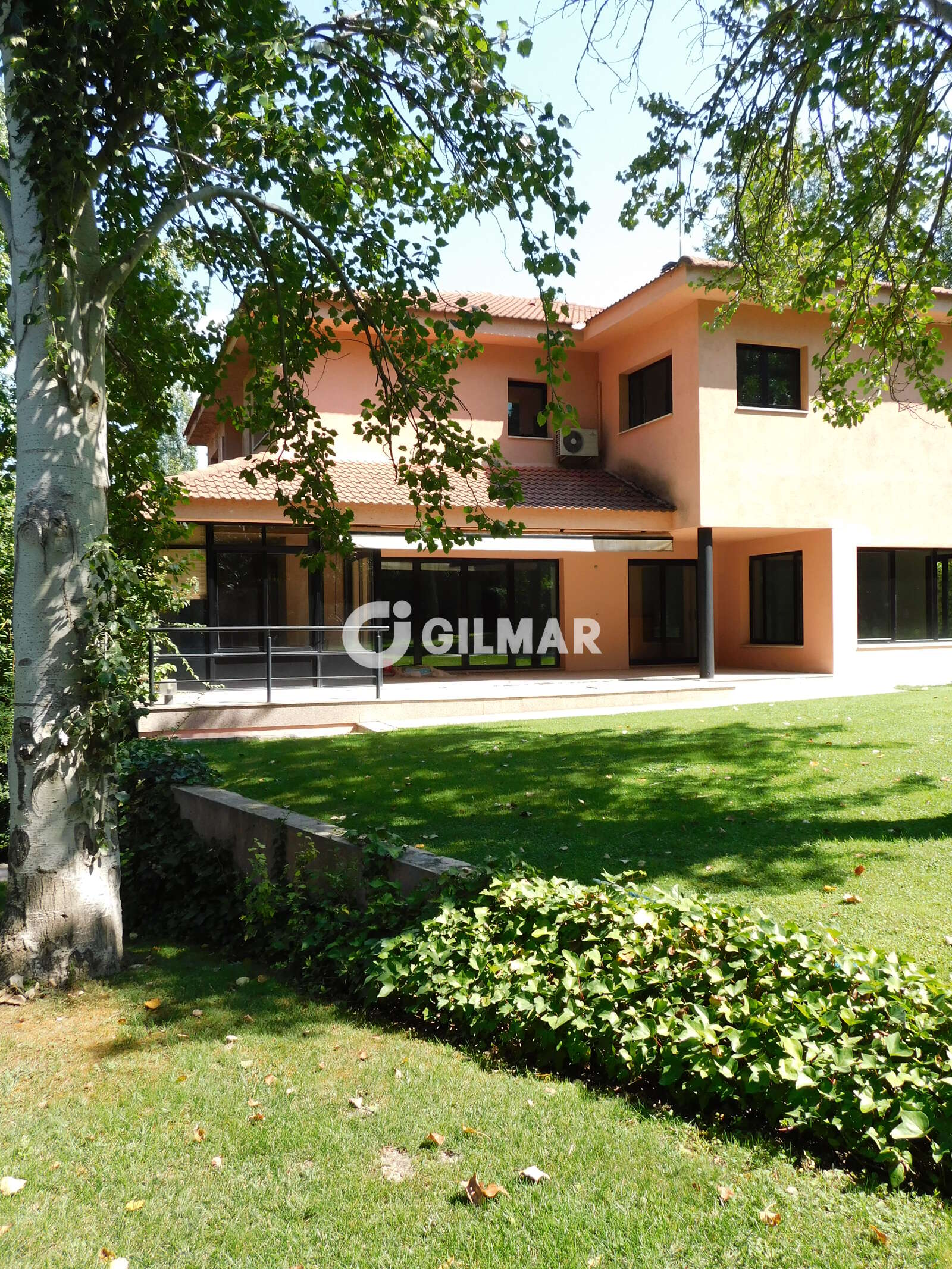Property slider Gilmar