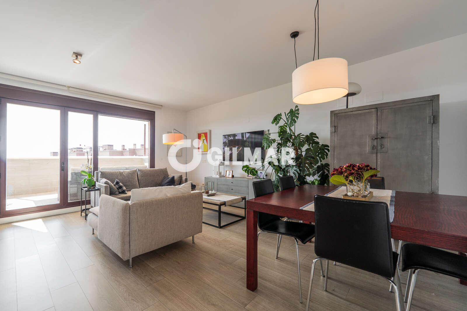 Property slider Gilmar