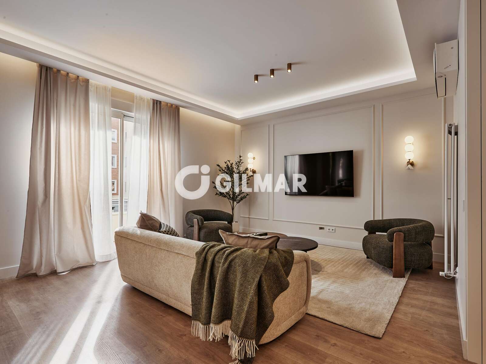 Property slider Gilmar