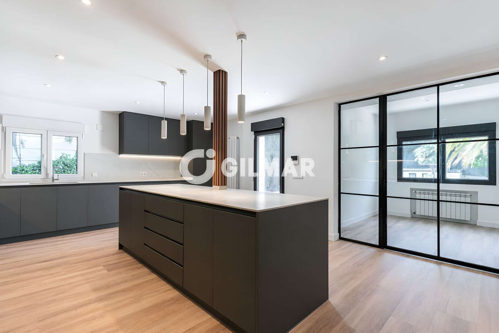 Property slider Gilmar