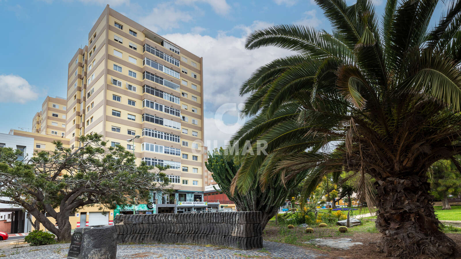 Property slider Gilmar