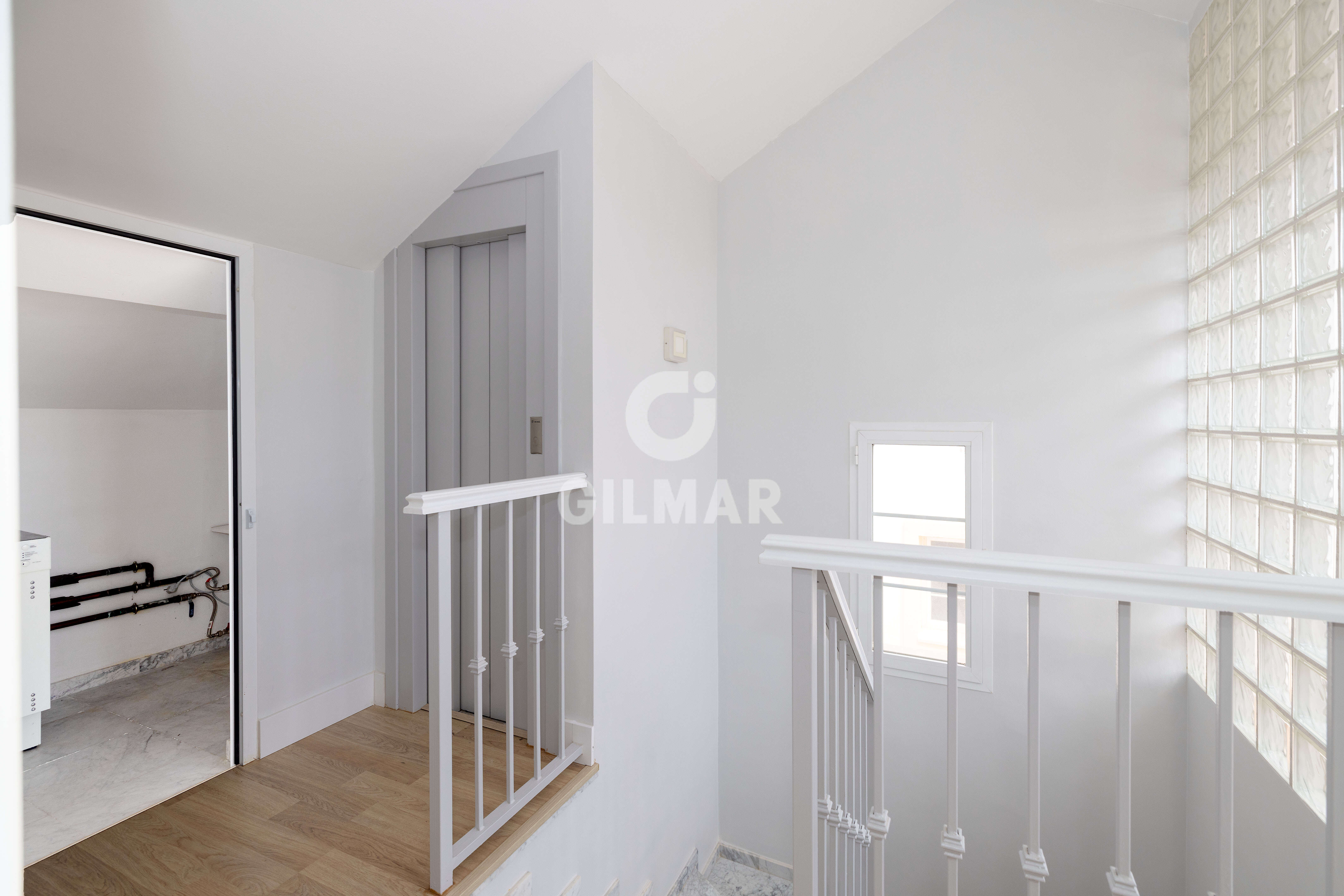 Photo of Semi-detached house