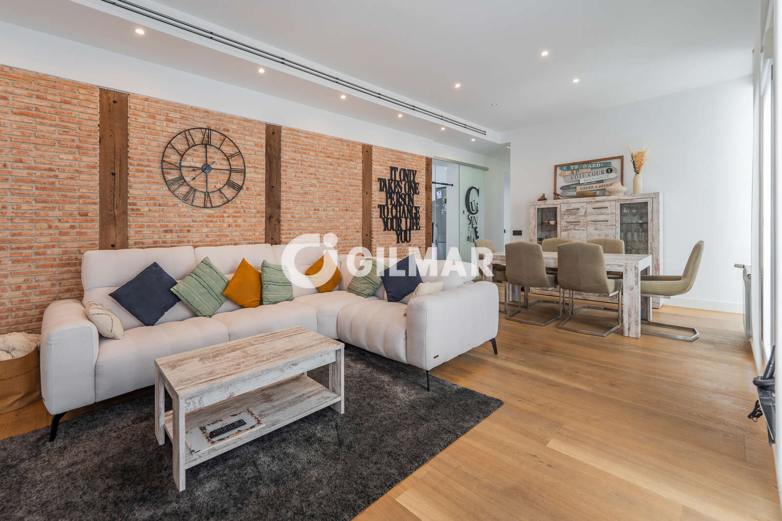 Property slider Gilmar