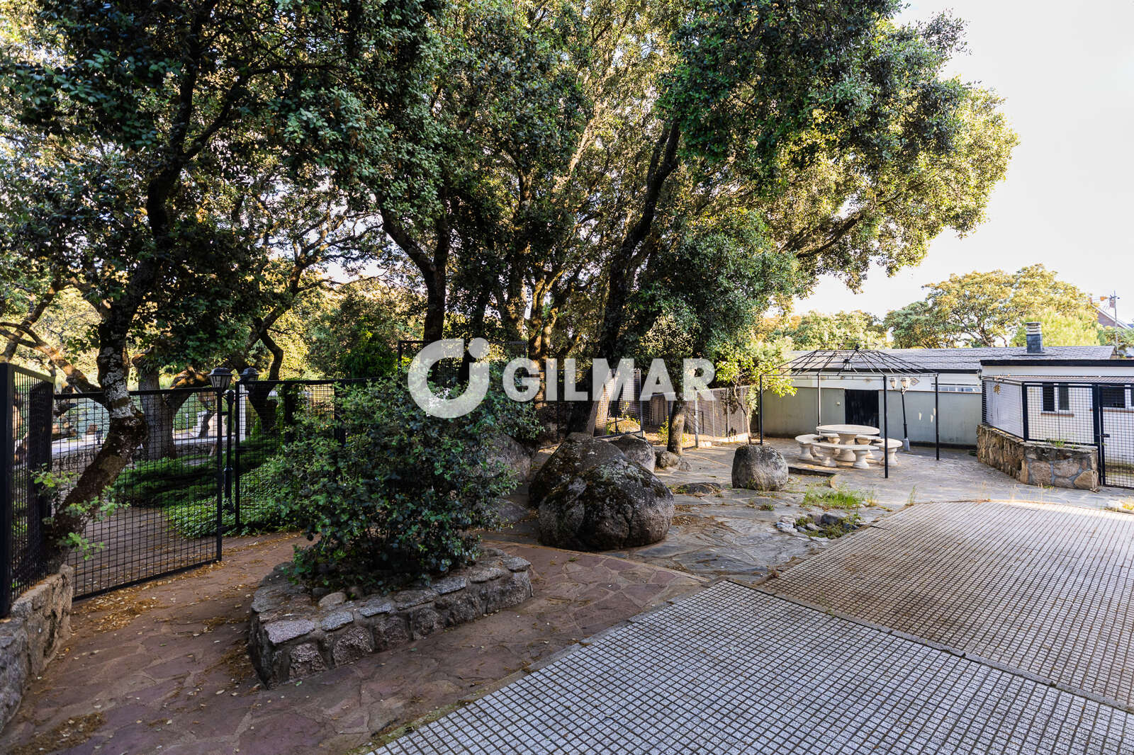 Property slider Gilmar