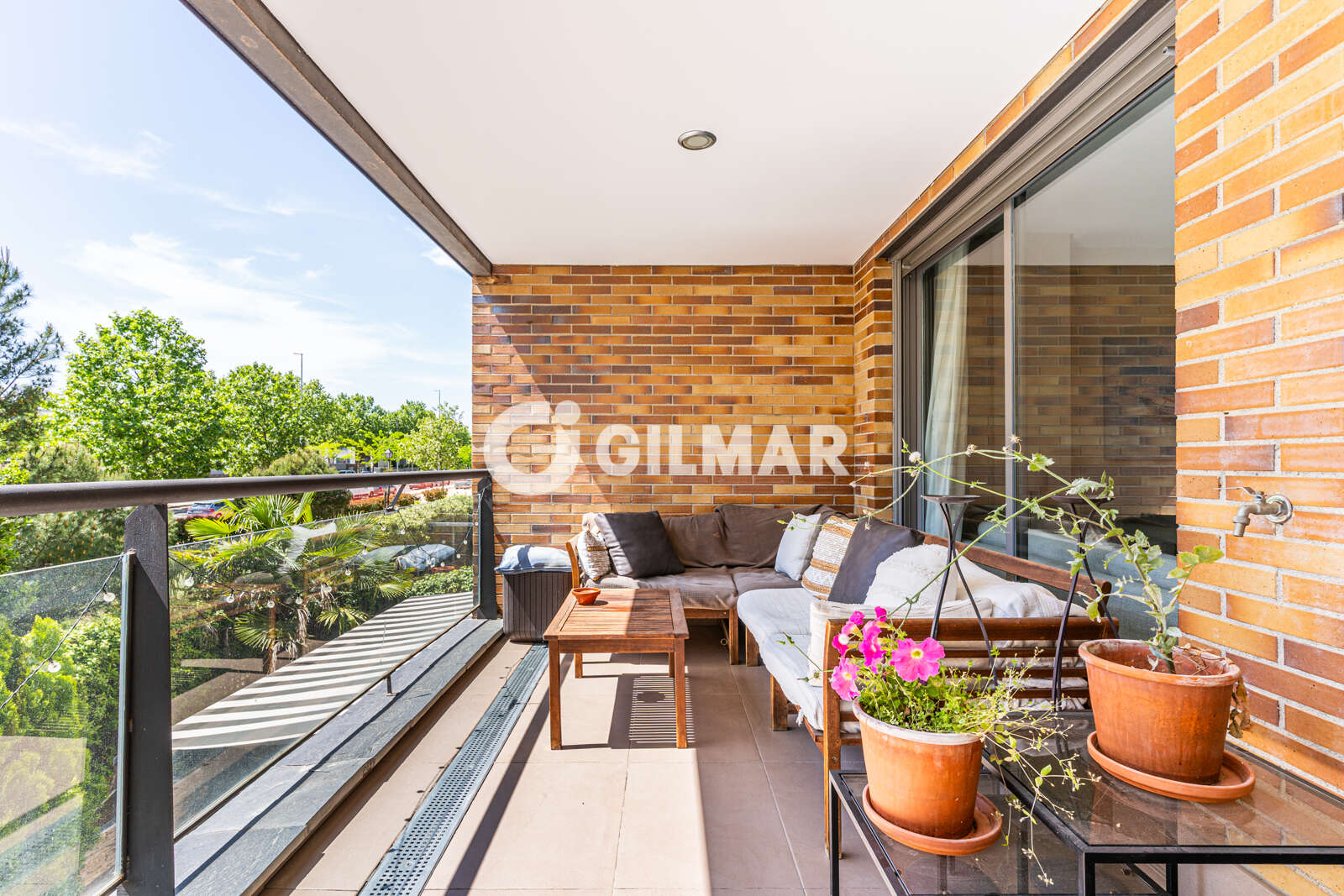 Property slider Gilmar