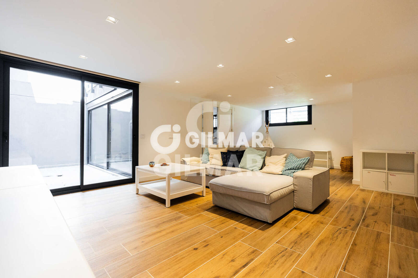Property slider Gilmar